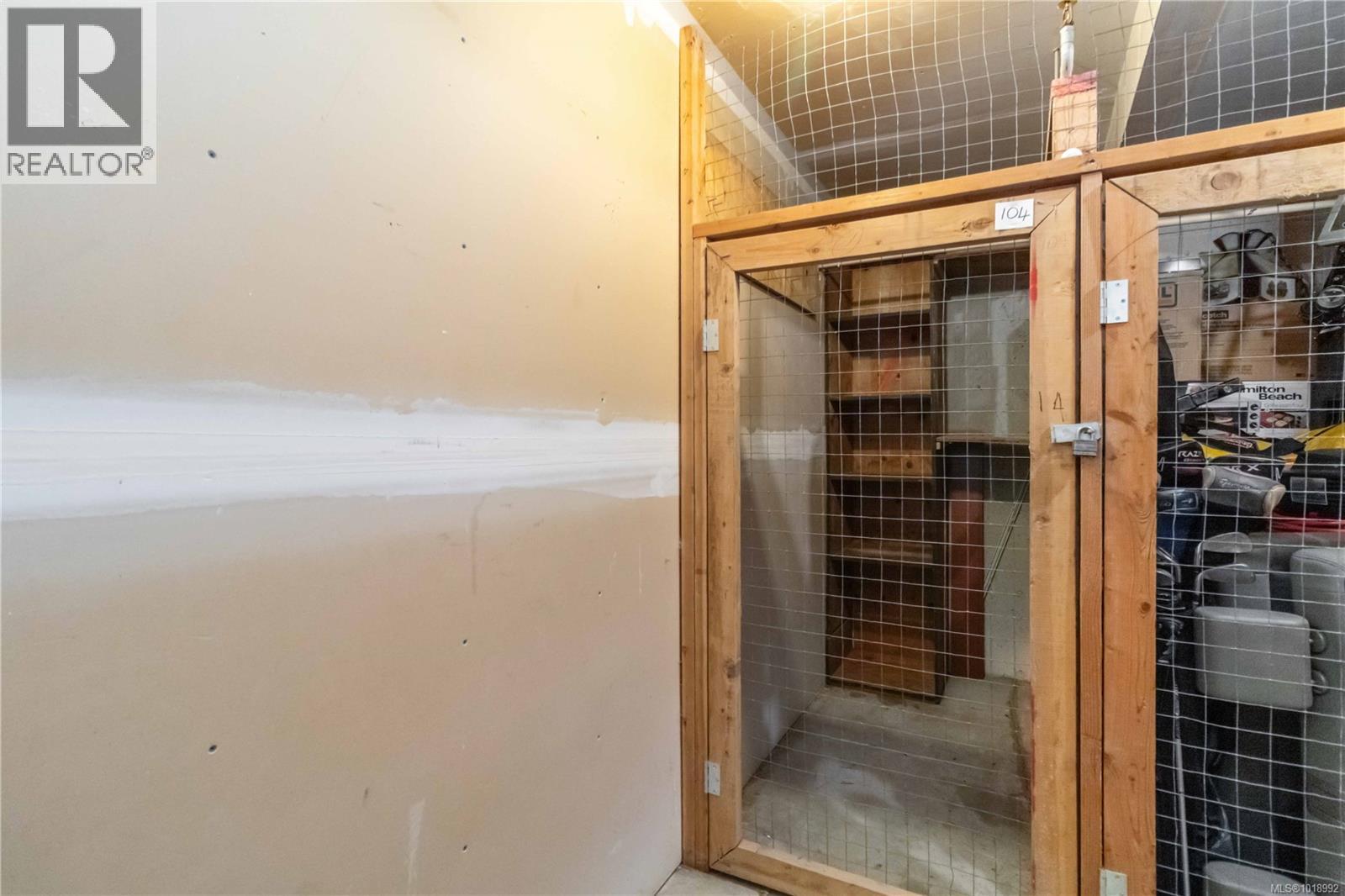 104 3263 Alder Street, Victoria