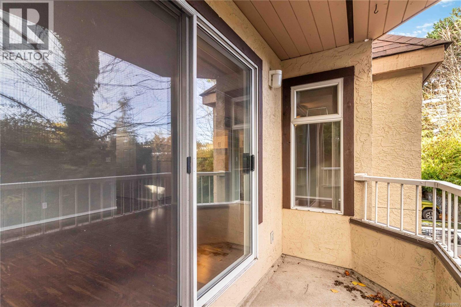 104 3263 Alder Street, Victoria