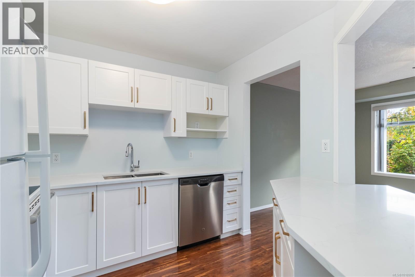 104 3263 Alder Street, Victoria