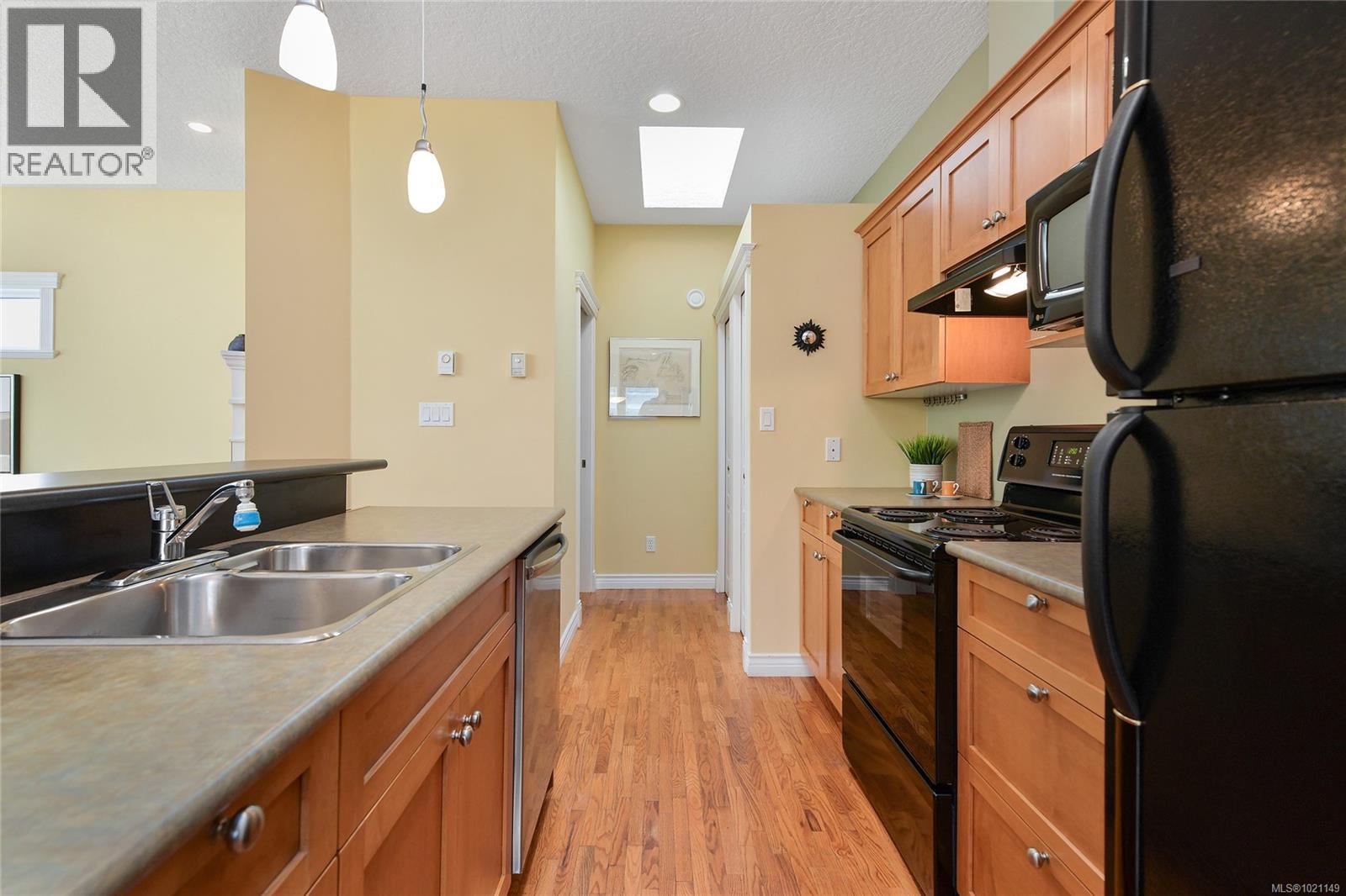 1 1515 Camosun Street, Victoria