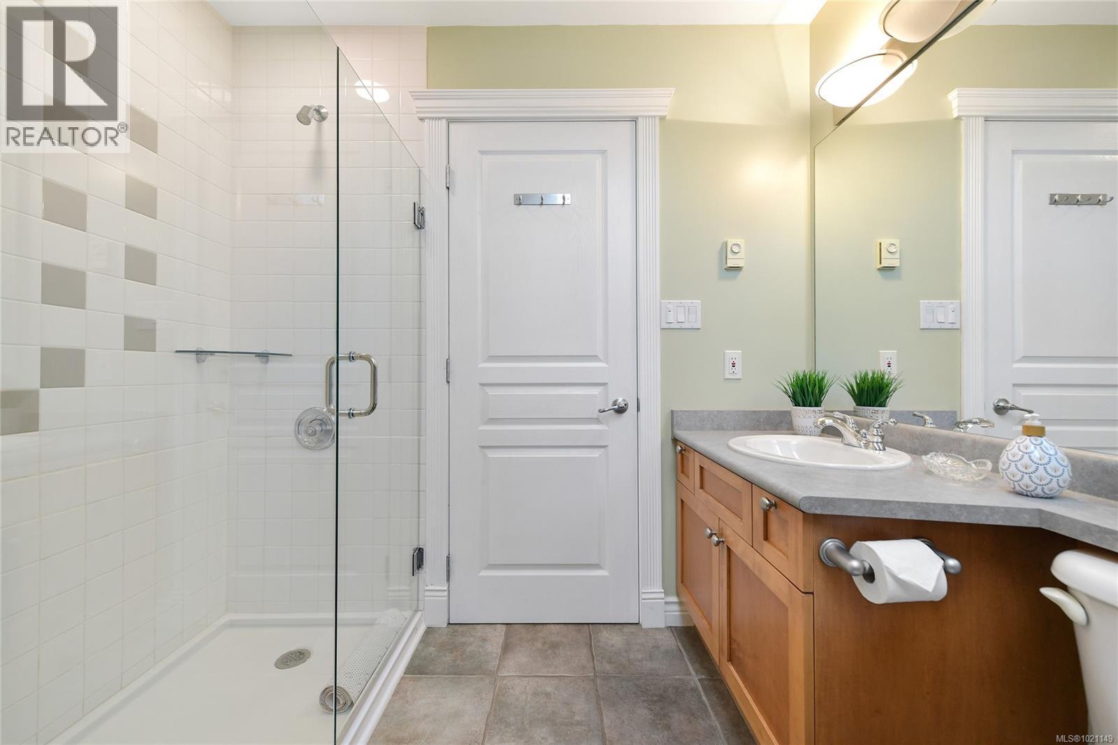 1 1515 Camosun Street, Victoria