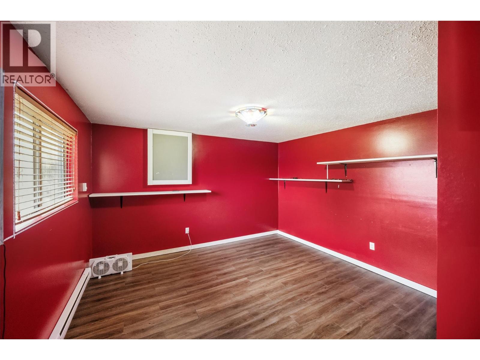 1414 KELLY ROAD - 22