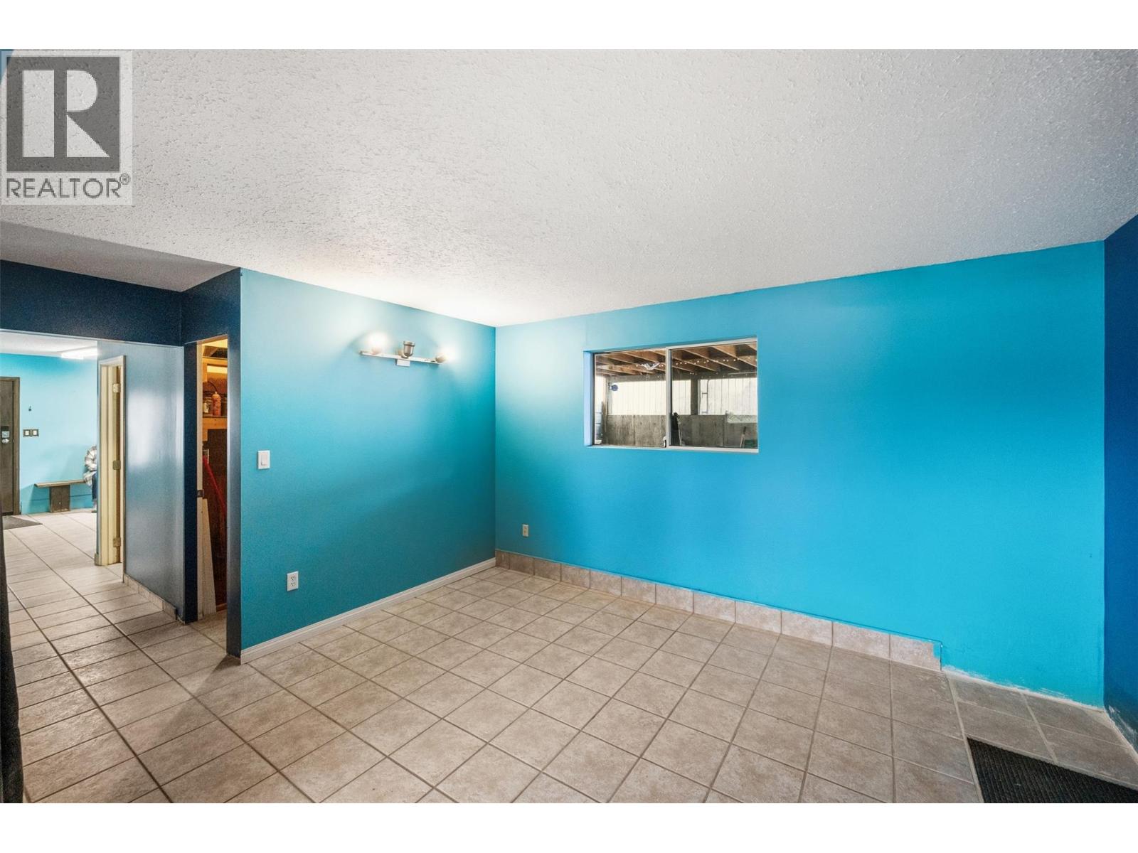 1414 KELLY ROAD - 26