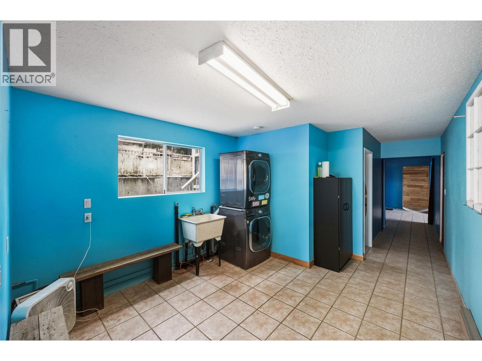 1414 KELLY ROAD - 34