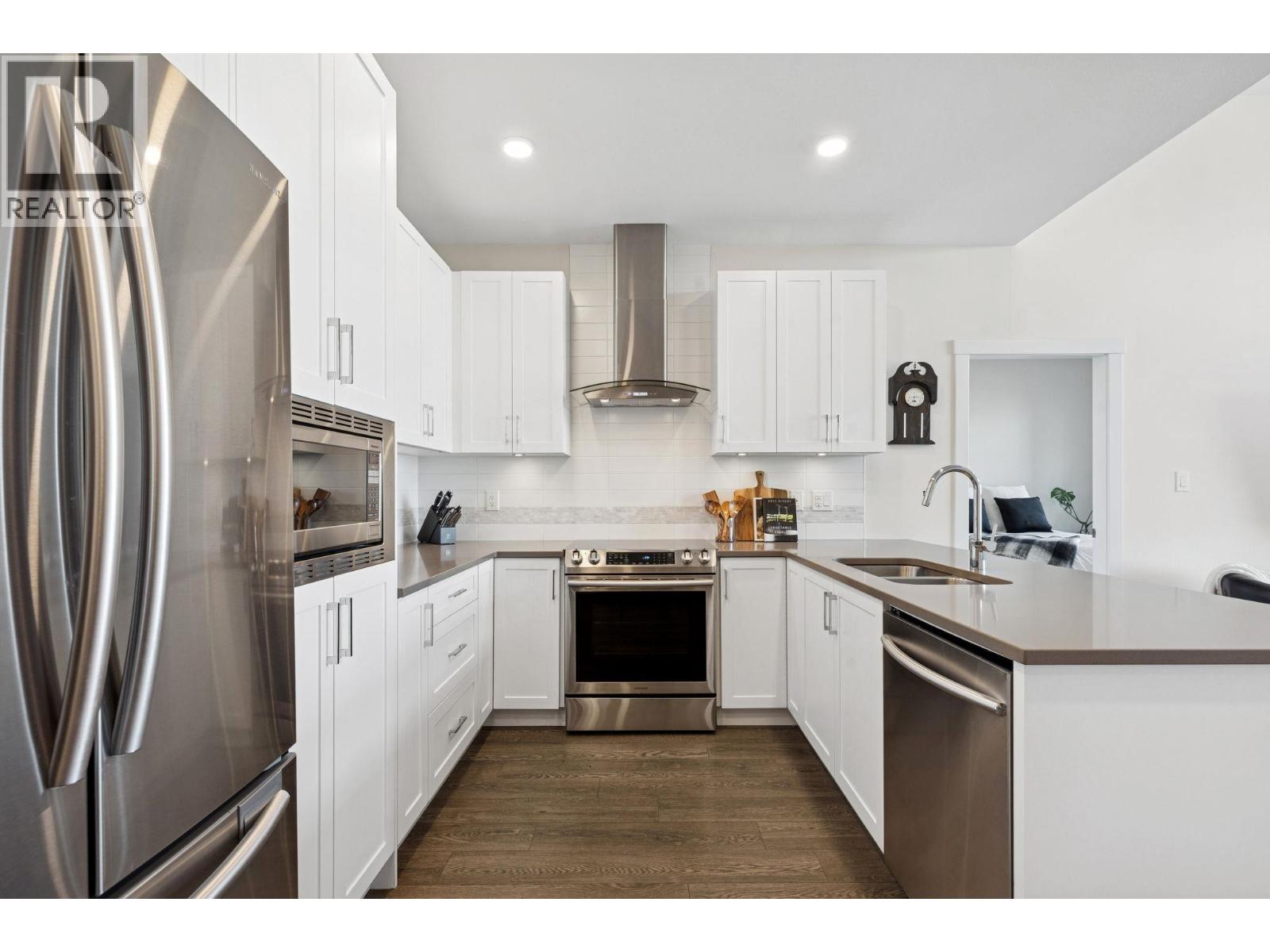 #401-4690 HAWK Lane, Tsawwassen