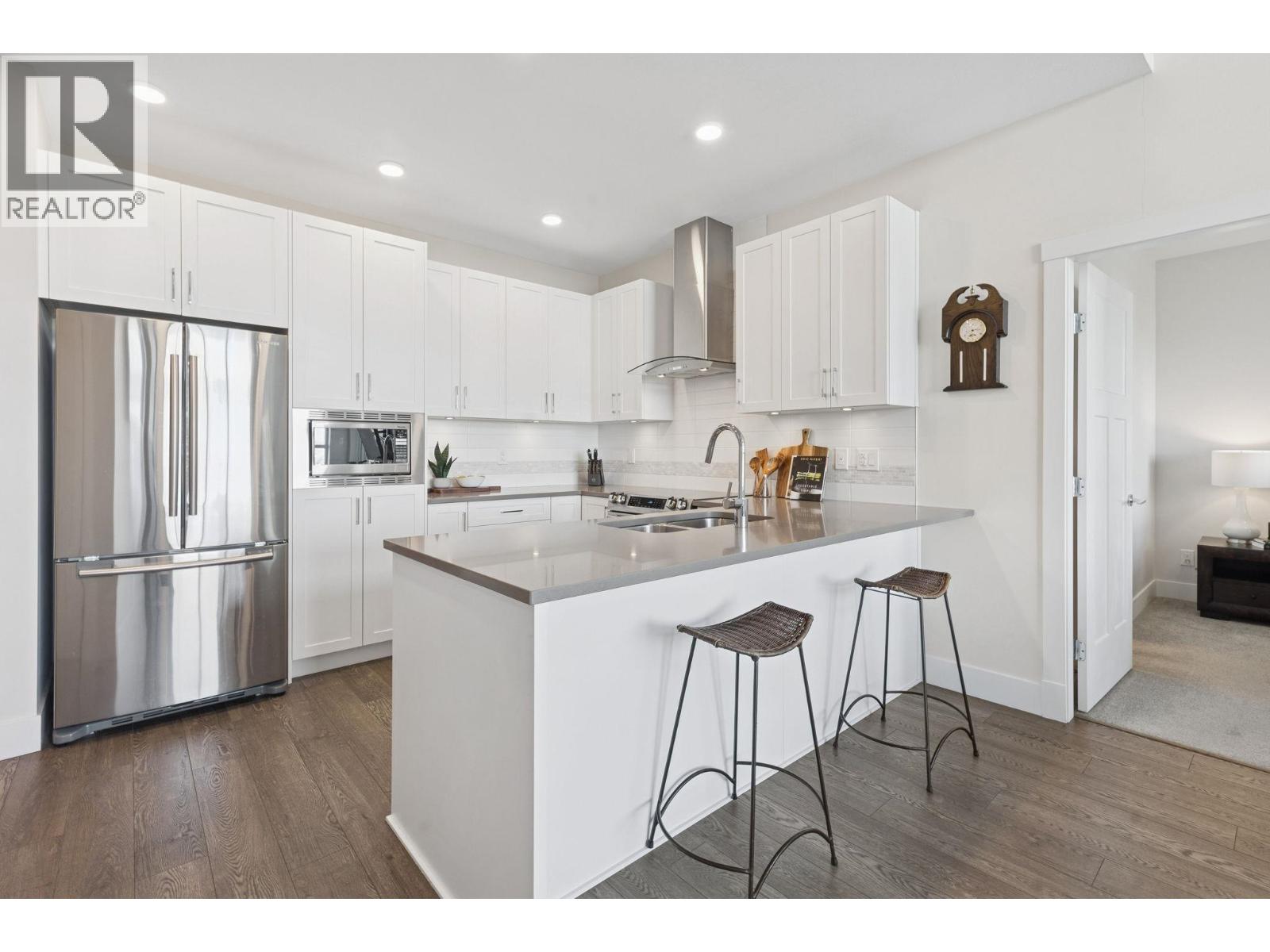 #401-4690 HAWK Lane, Tsawwassen