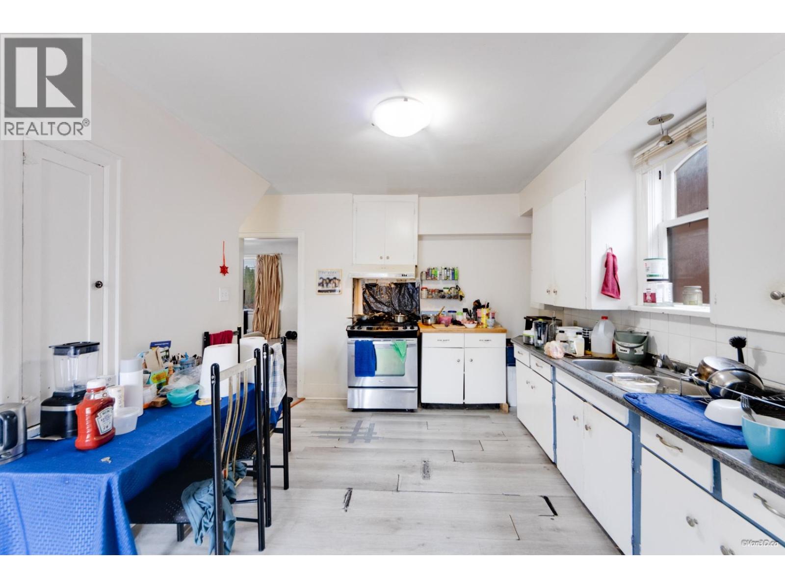 4358 VICTORIA DRIVE, Vancouver