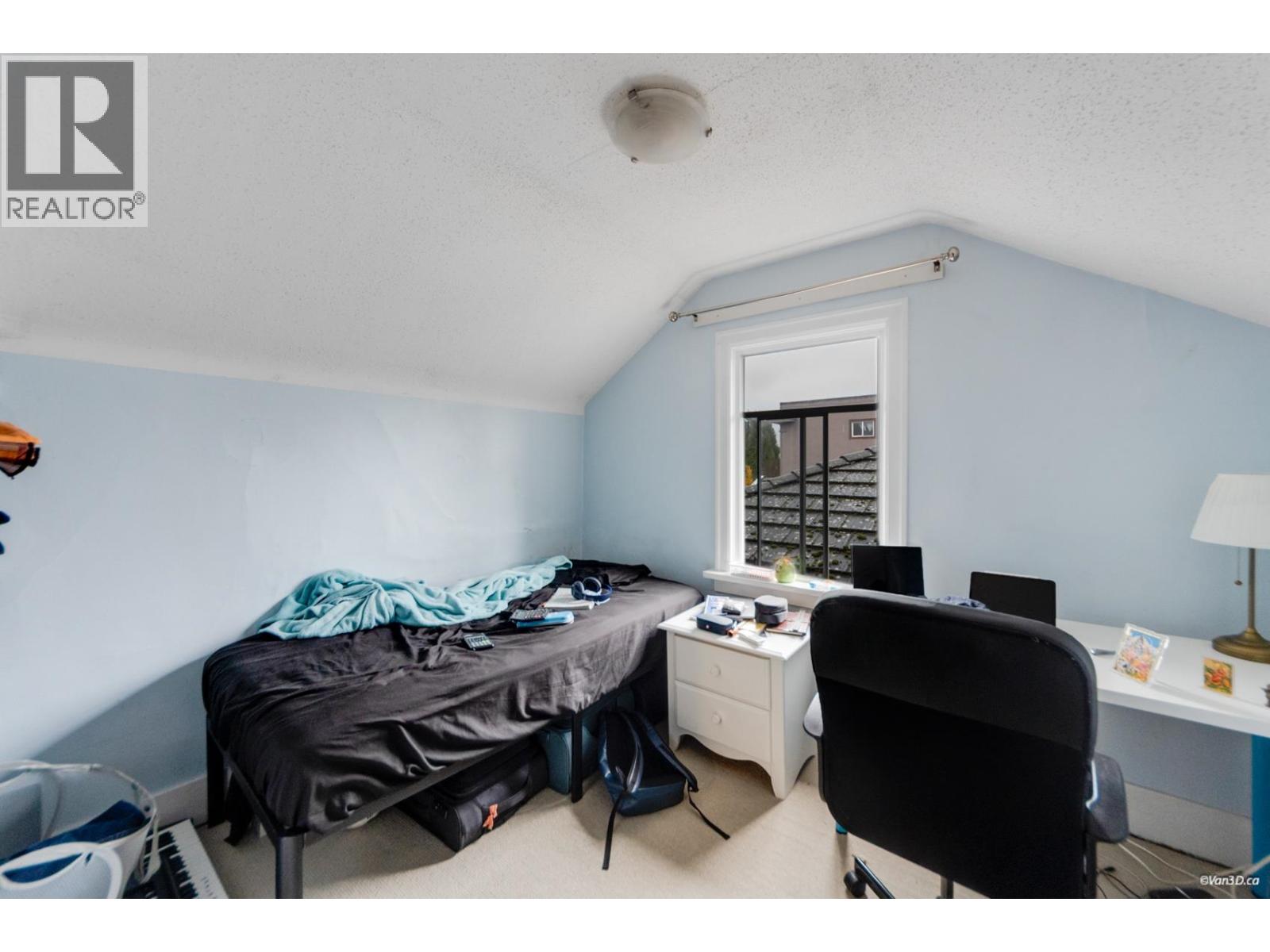 4358 VICTORIA DRIVE, Vancouver