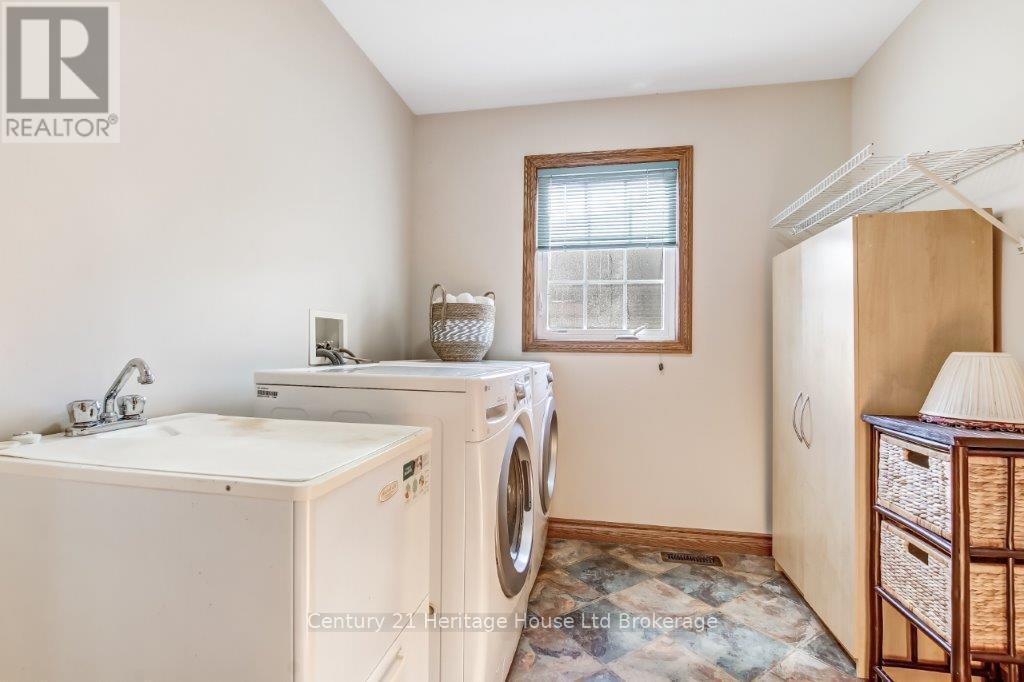 143 BOYD BOULEVARD — photo 20