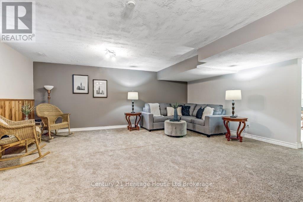 143 BOYD BOULEVARD — photo 28