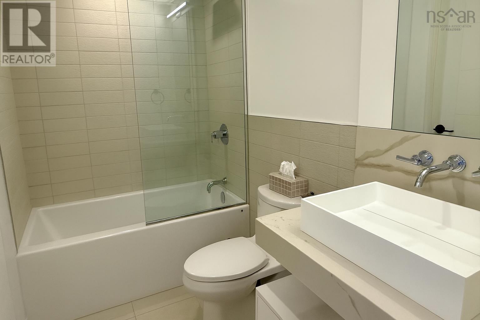 Property 13 of 18 of 1010 1650 Granville Street