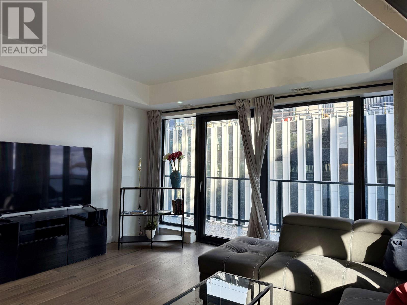 Property 4 of 18 of 1010 1650 Granville Street