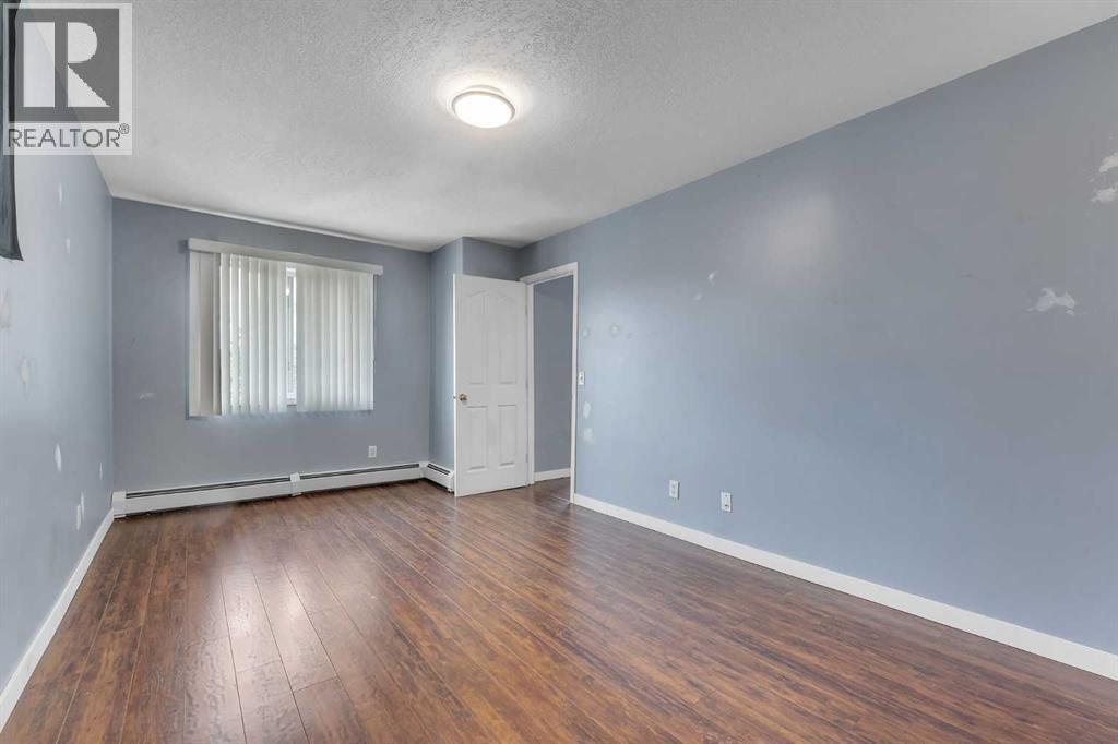 Single Family House for Sale in   Valleyview Park SE Dover Calgary 