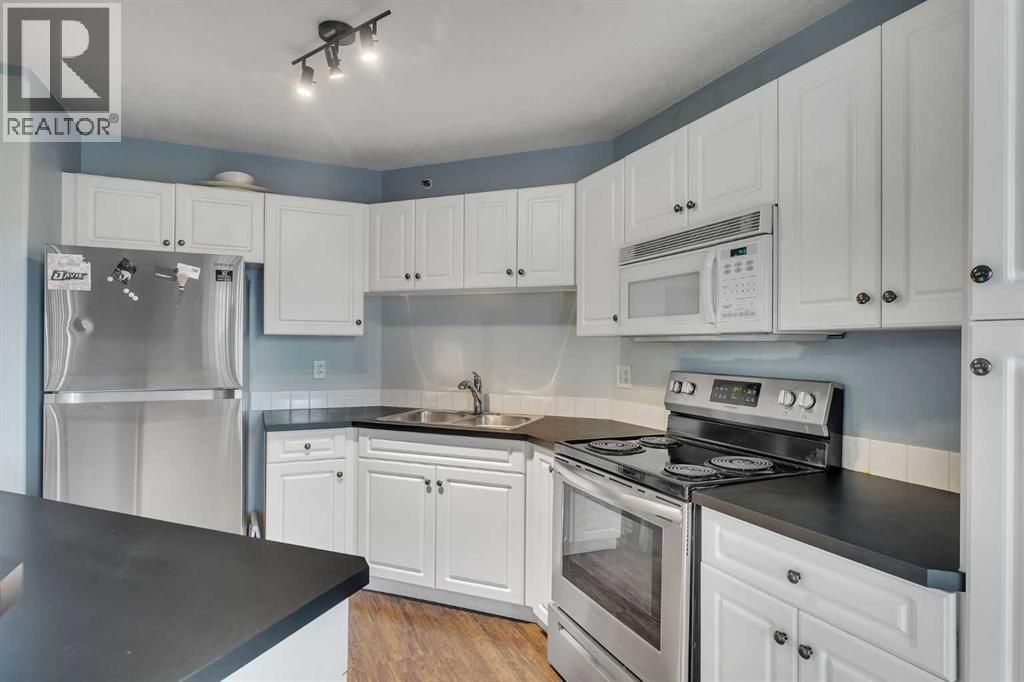 Single Family House for Sale in   Valleyview Park SE Dover Calgary 