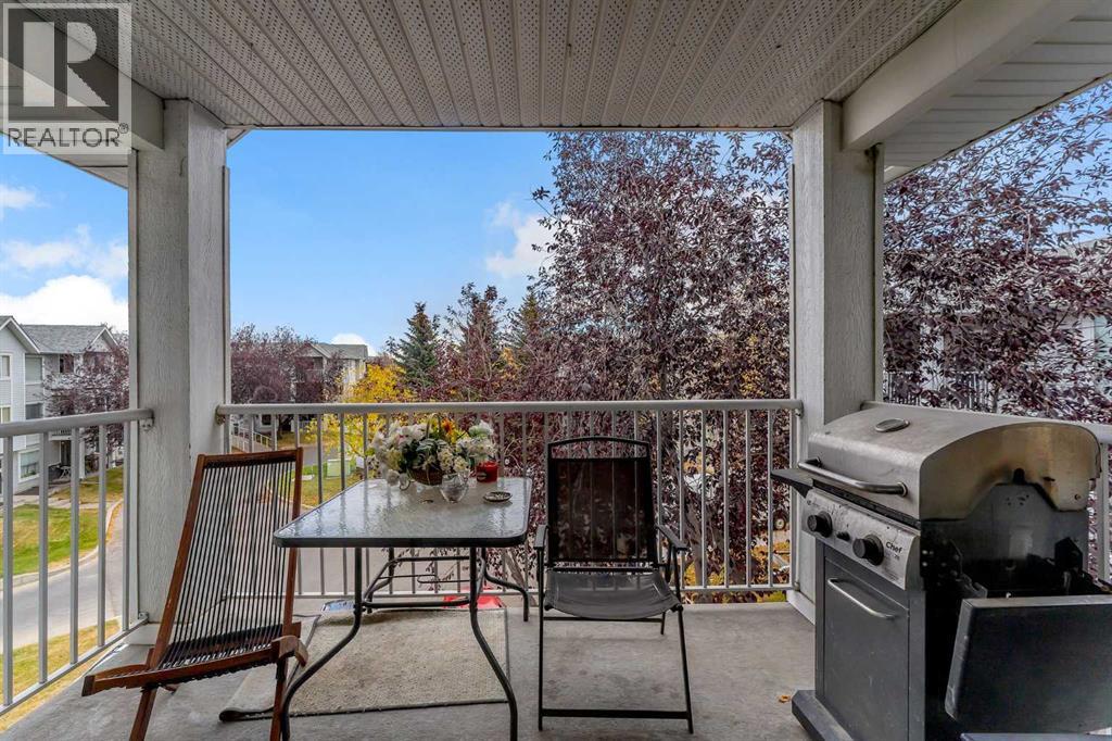 Single Family House for Sale in   Valleyview Park SE Dover Calgary 