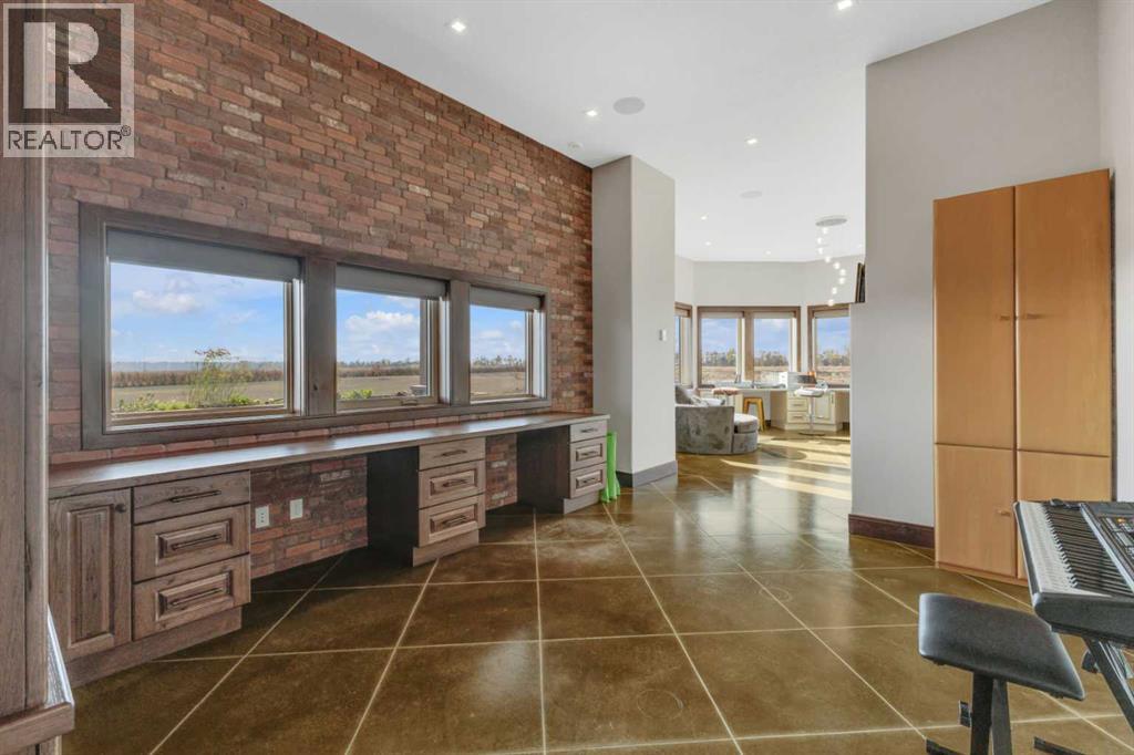 28012 Township Road 394, Rural Lacombe County