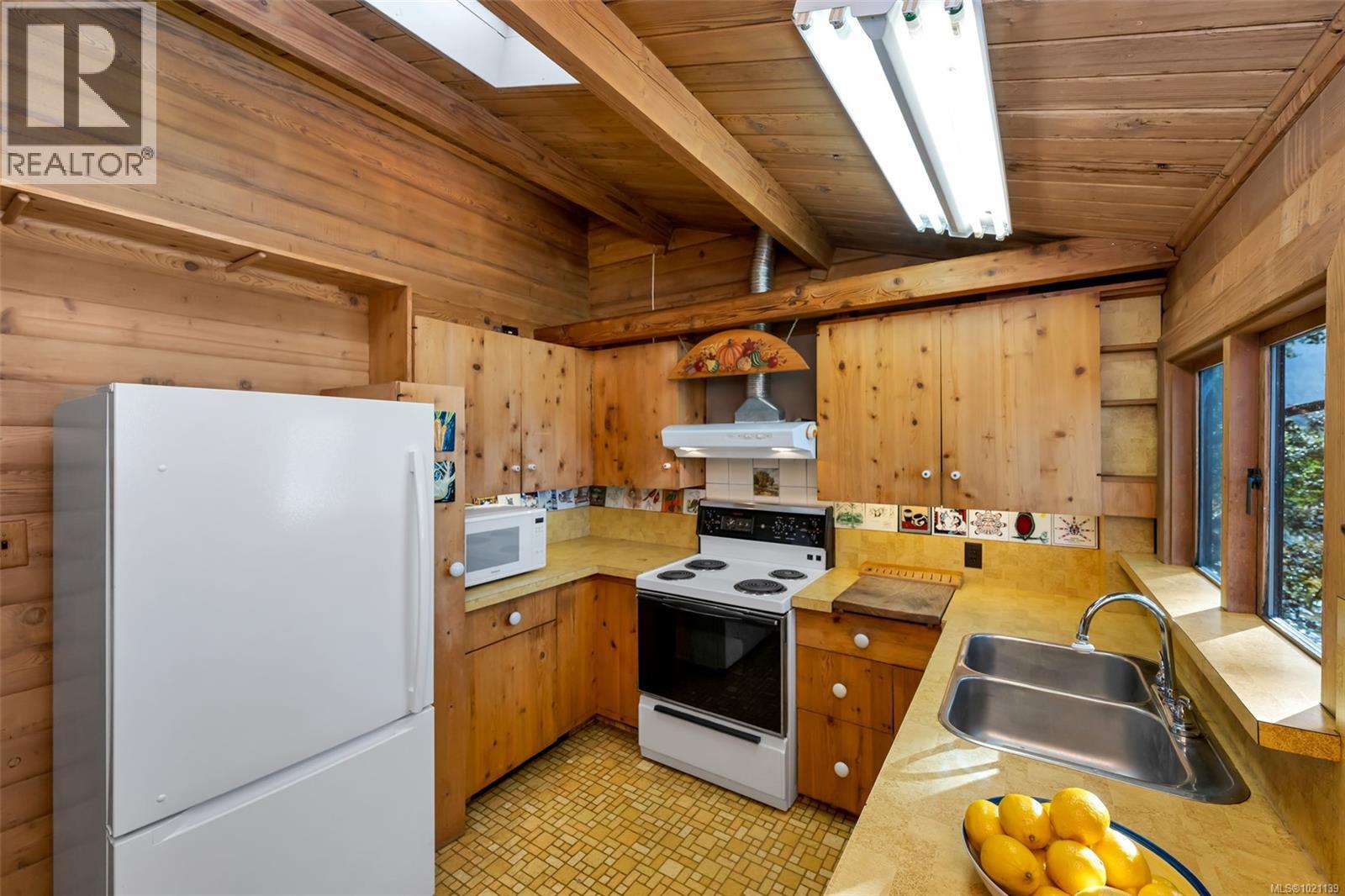 1200 Khenipsen Rd, Duncan