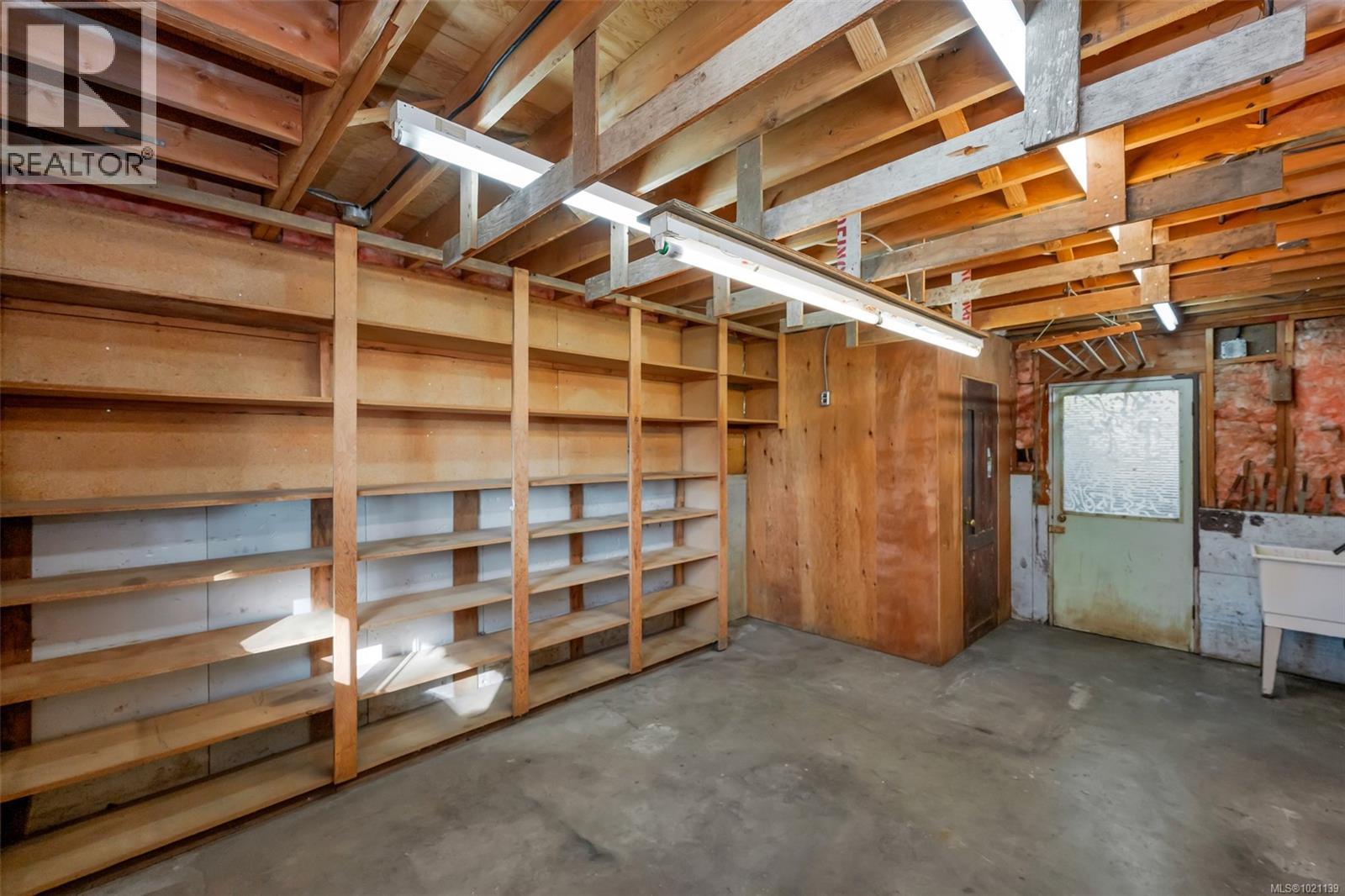 1200 Khenipsen Rd, Duncan