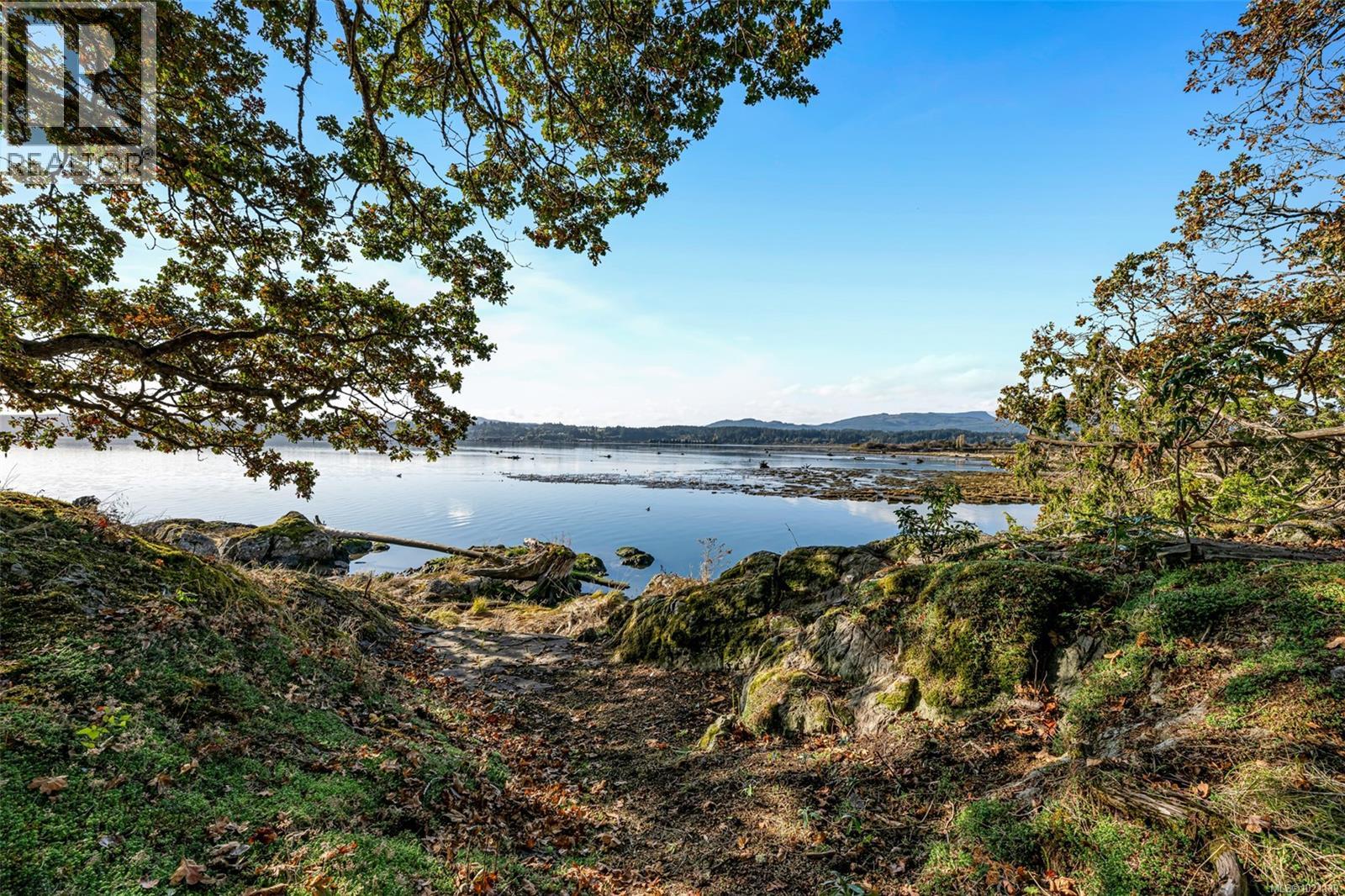 1200 Khenipsen Rd, Duncan