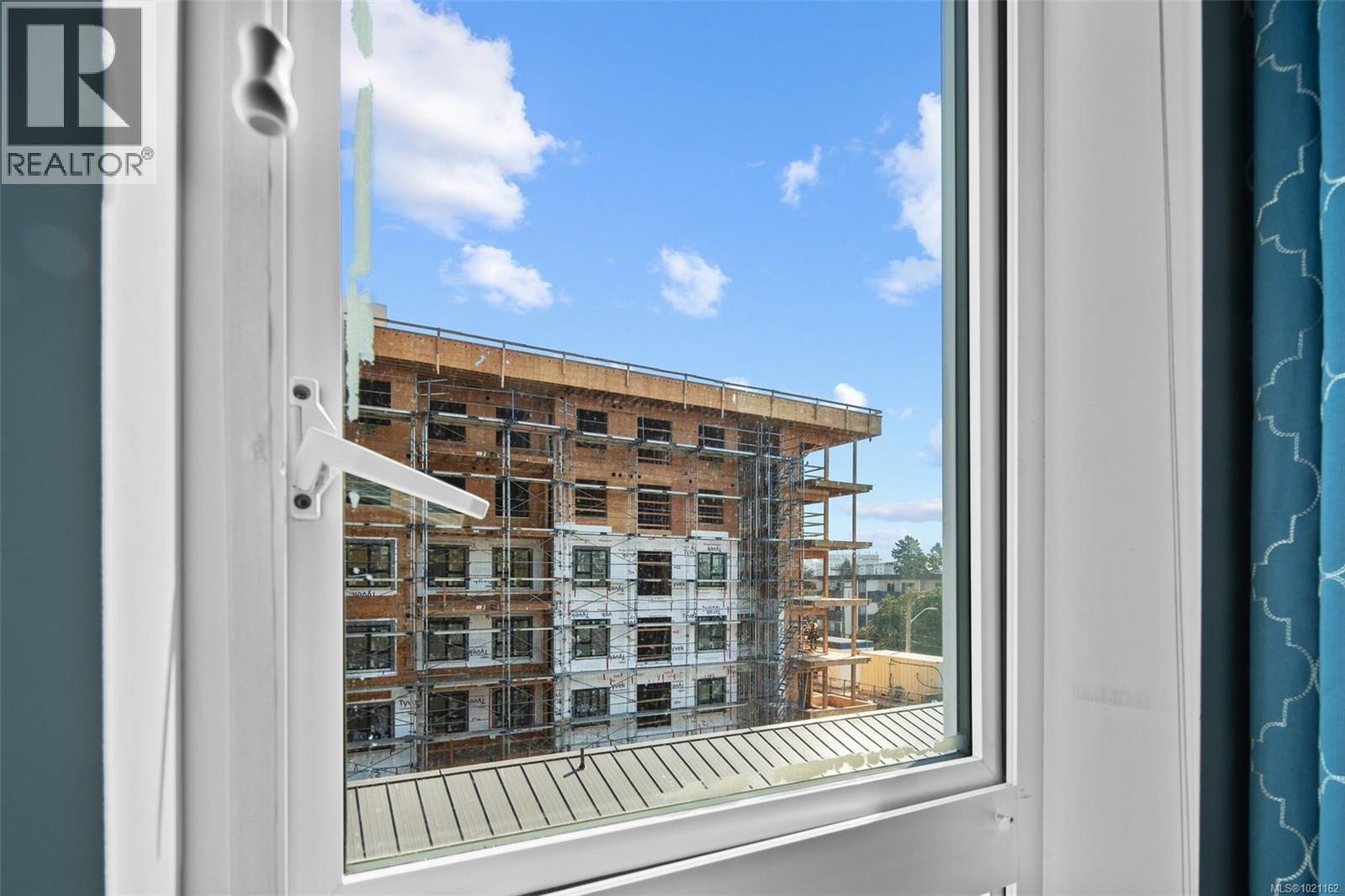 403 826 Esquimalt Rd, Esquimalt