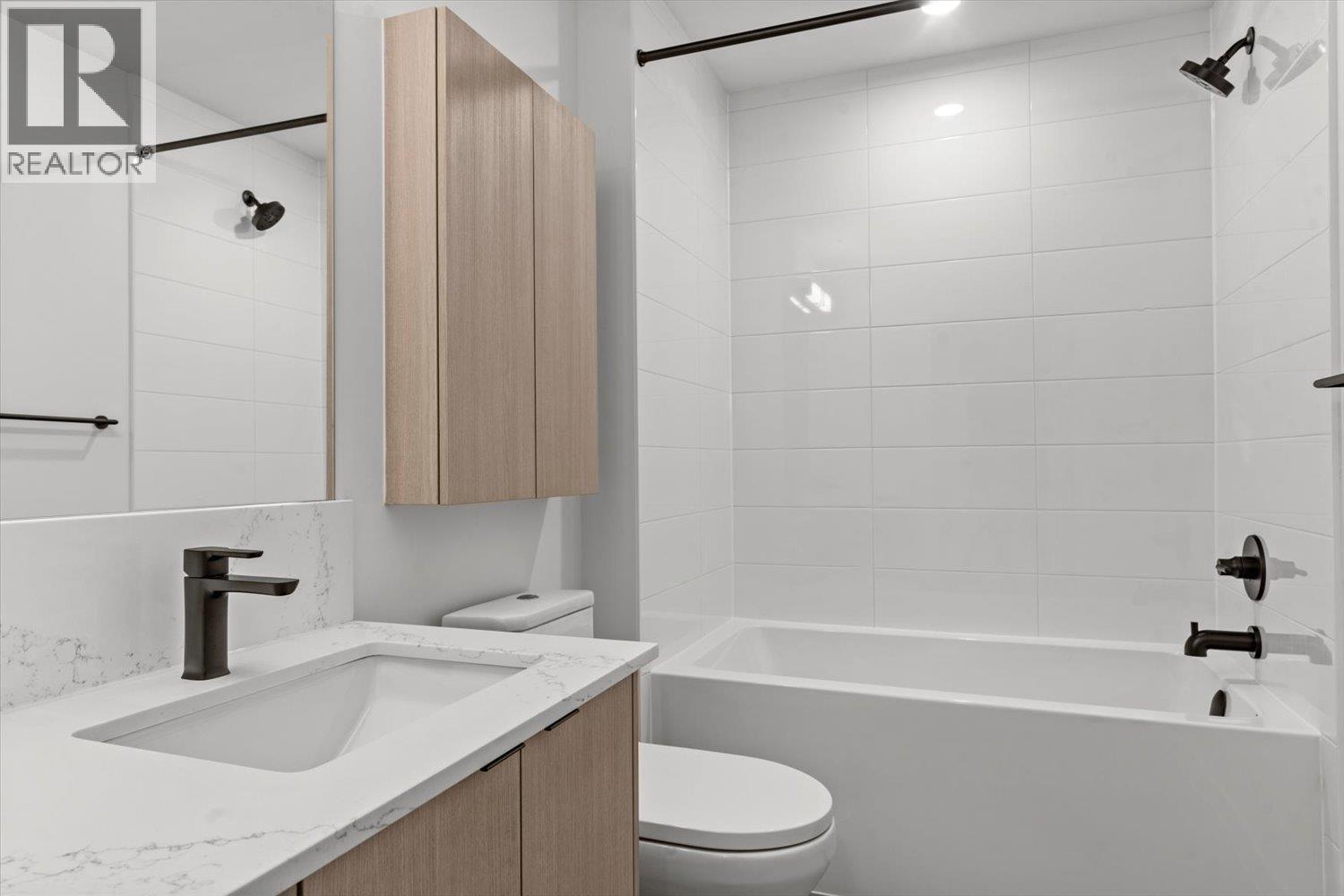 207 2277 HAWTHORNE AVENUE, Port Coquitlam