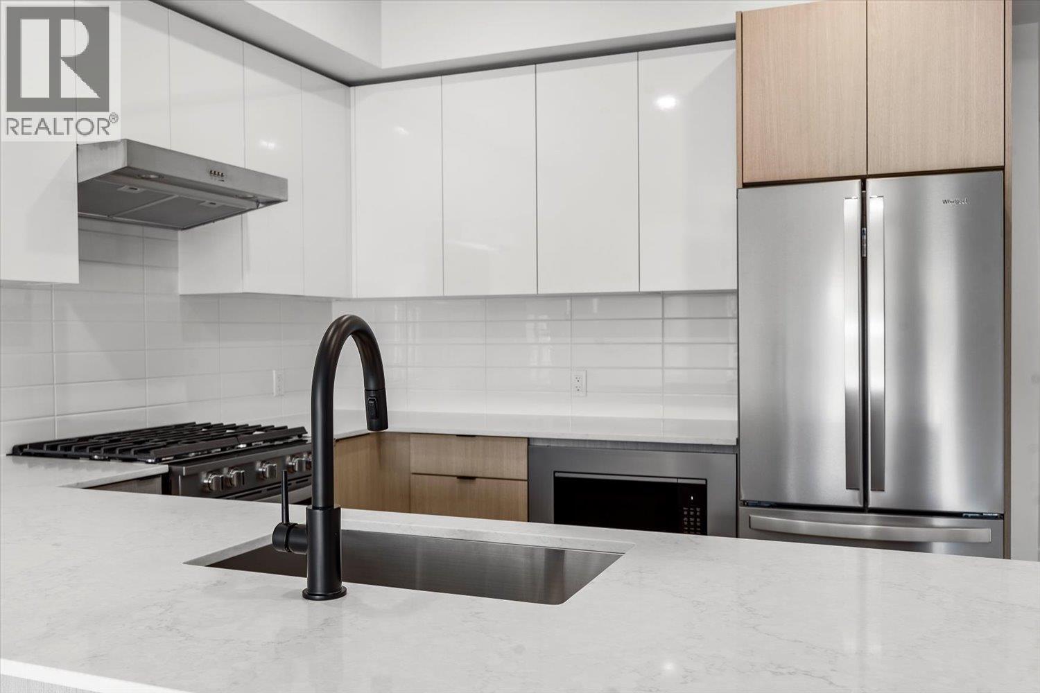 207 2277 HAWTHORNE AVENUE, Port Coquitlam