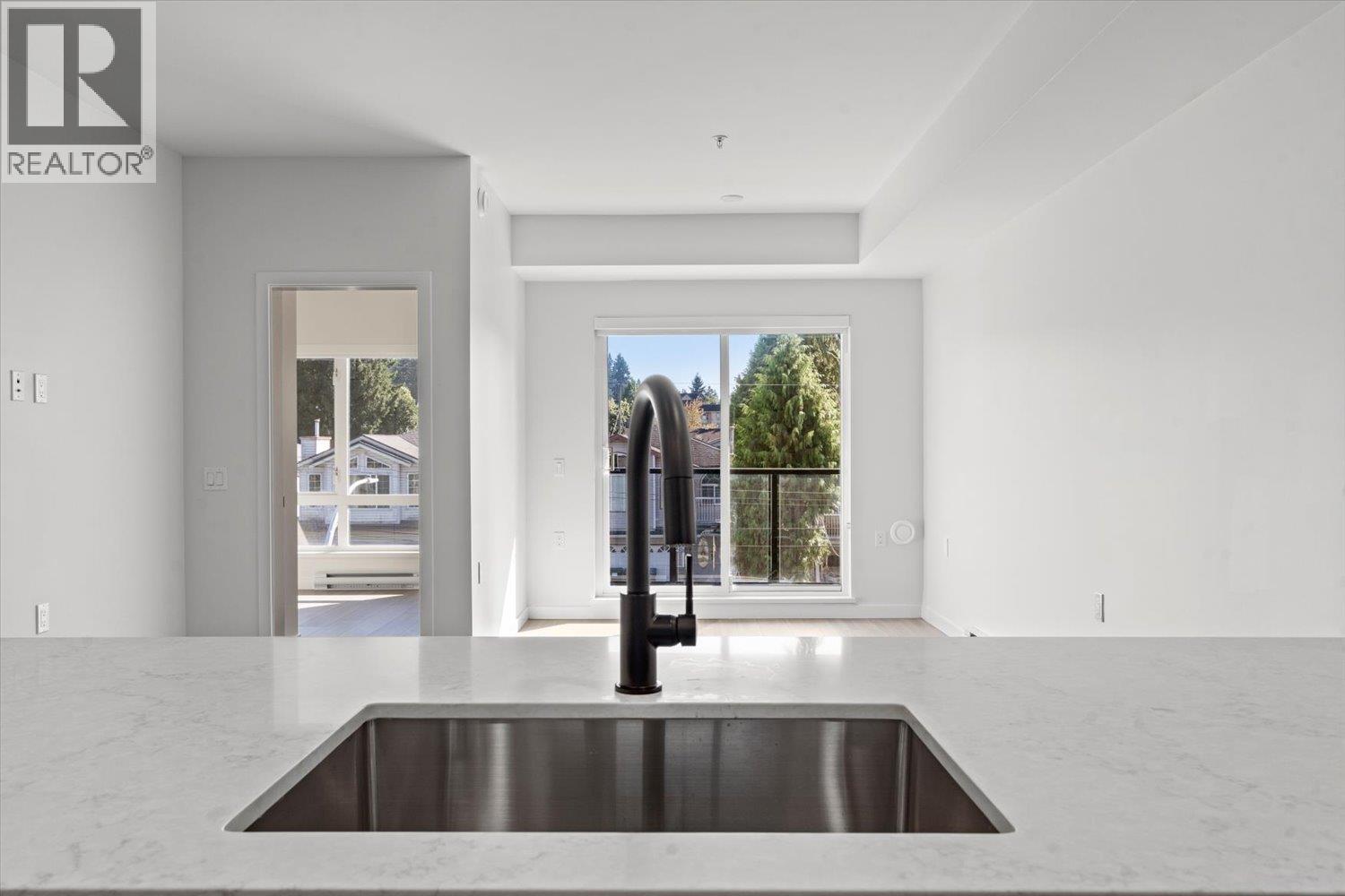 207 2277 HAWTHORNE AVENUE, Port Coquitlam