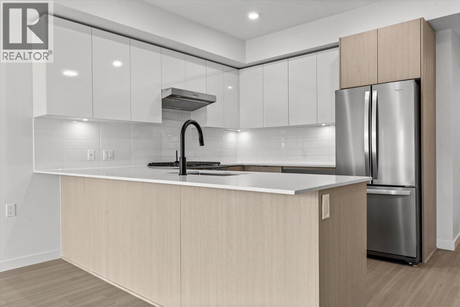 207 2277 HAWTHORNE AVENUE, Port Coquitlam