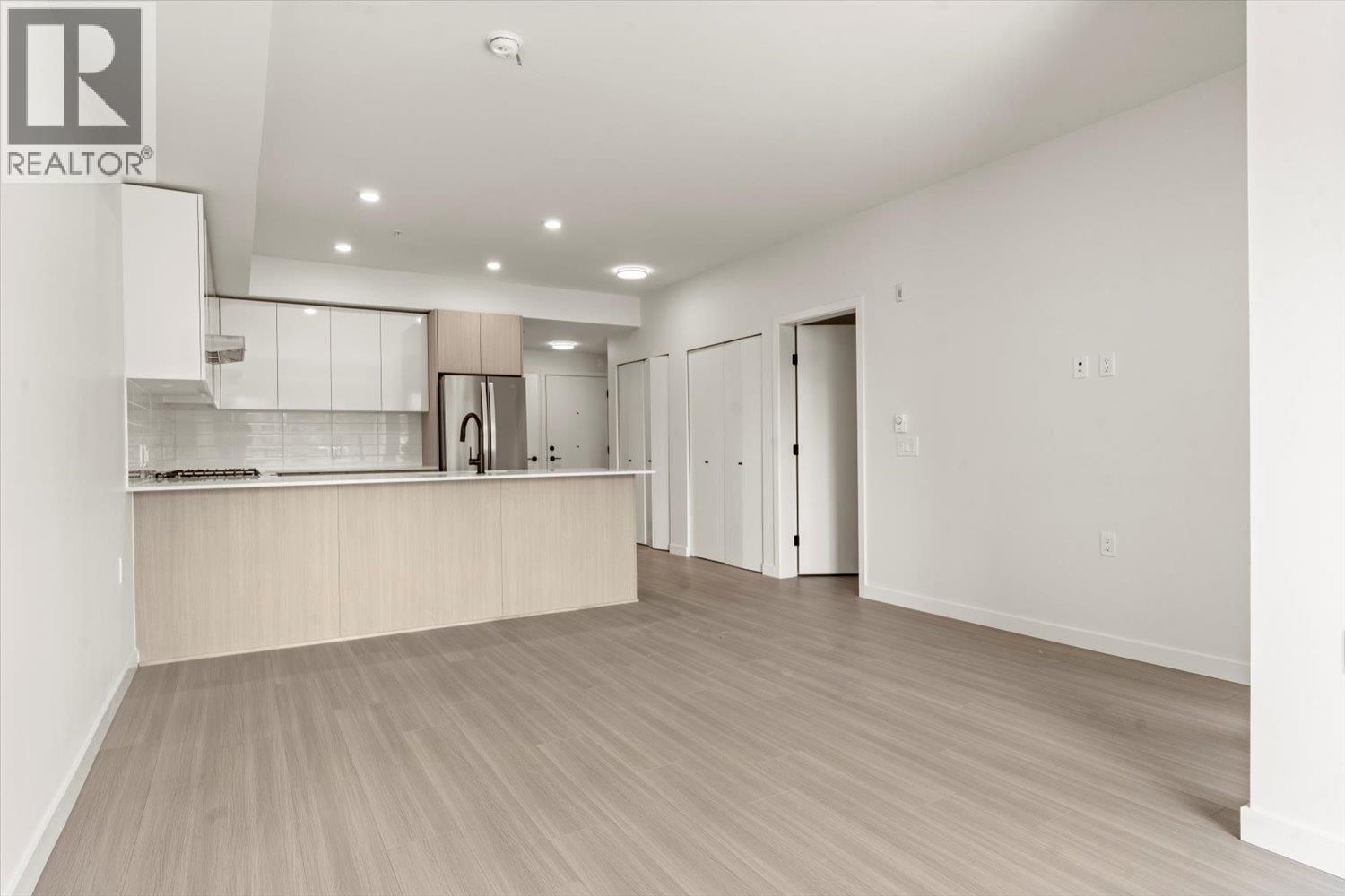 207 2277 HAWTHORNE AVENUE, Port Coquitlam