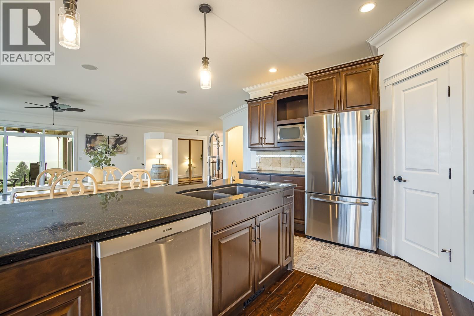  2584 Lucinde Road, West Kelowna