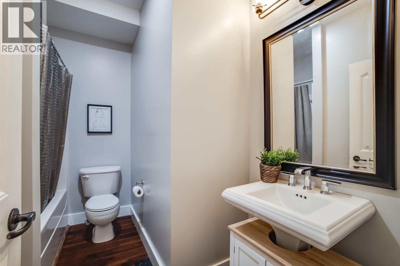  2584 Lucinde Road, West Kelowna