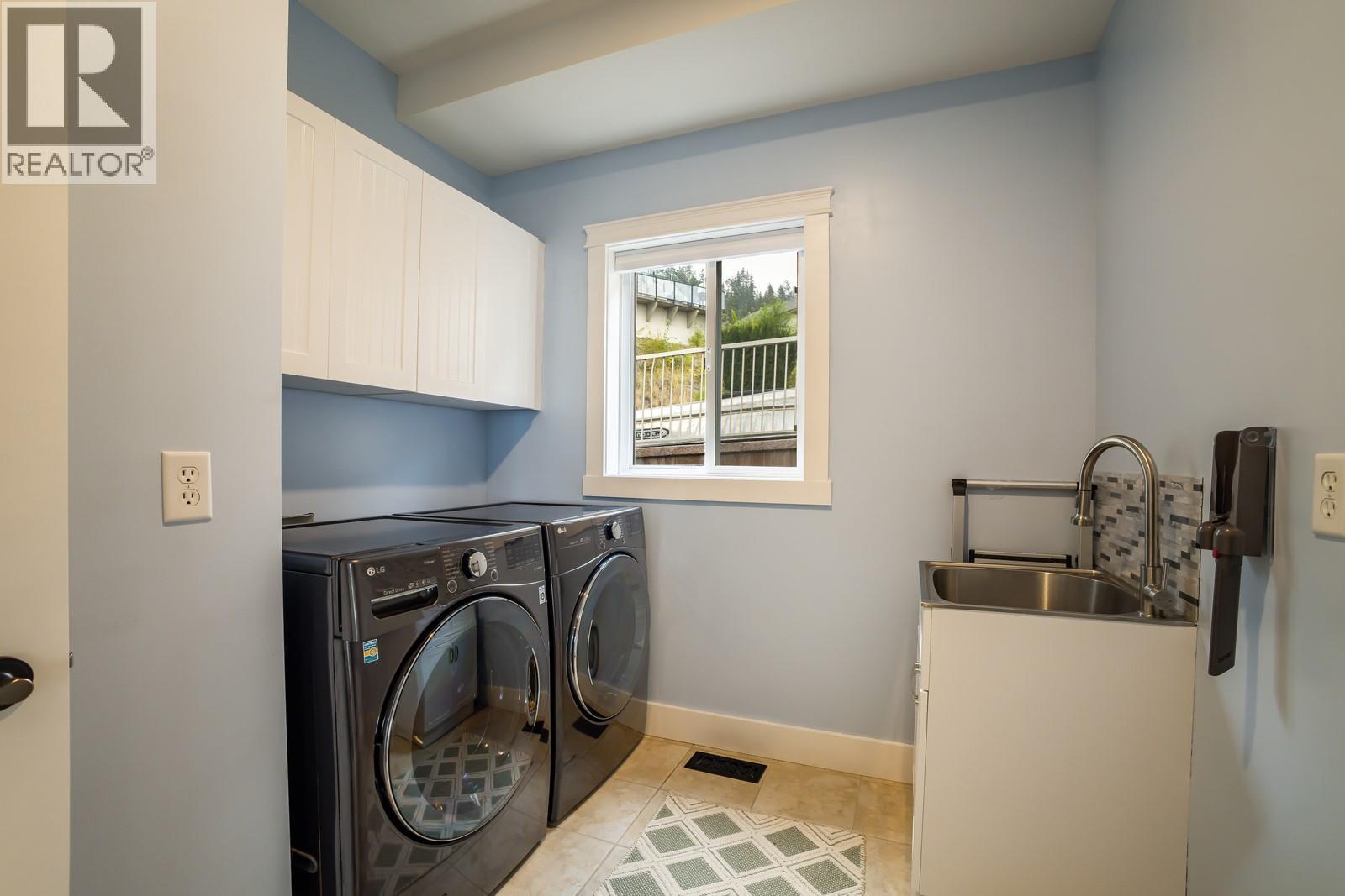  2584 Lucinde Road, West Kelowna