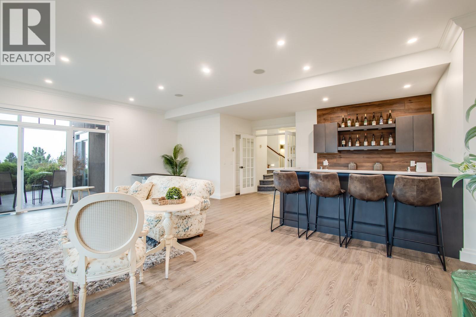  2584 Lucinde Road, West Kelowna