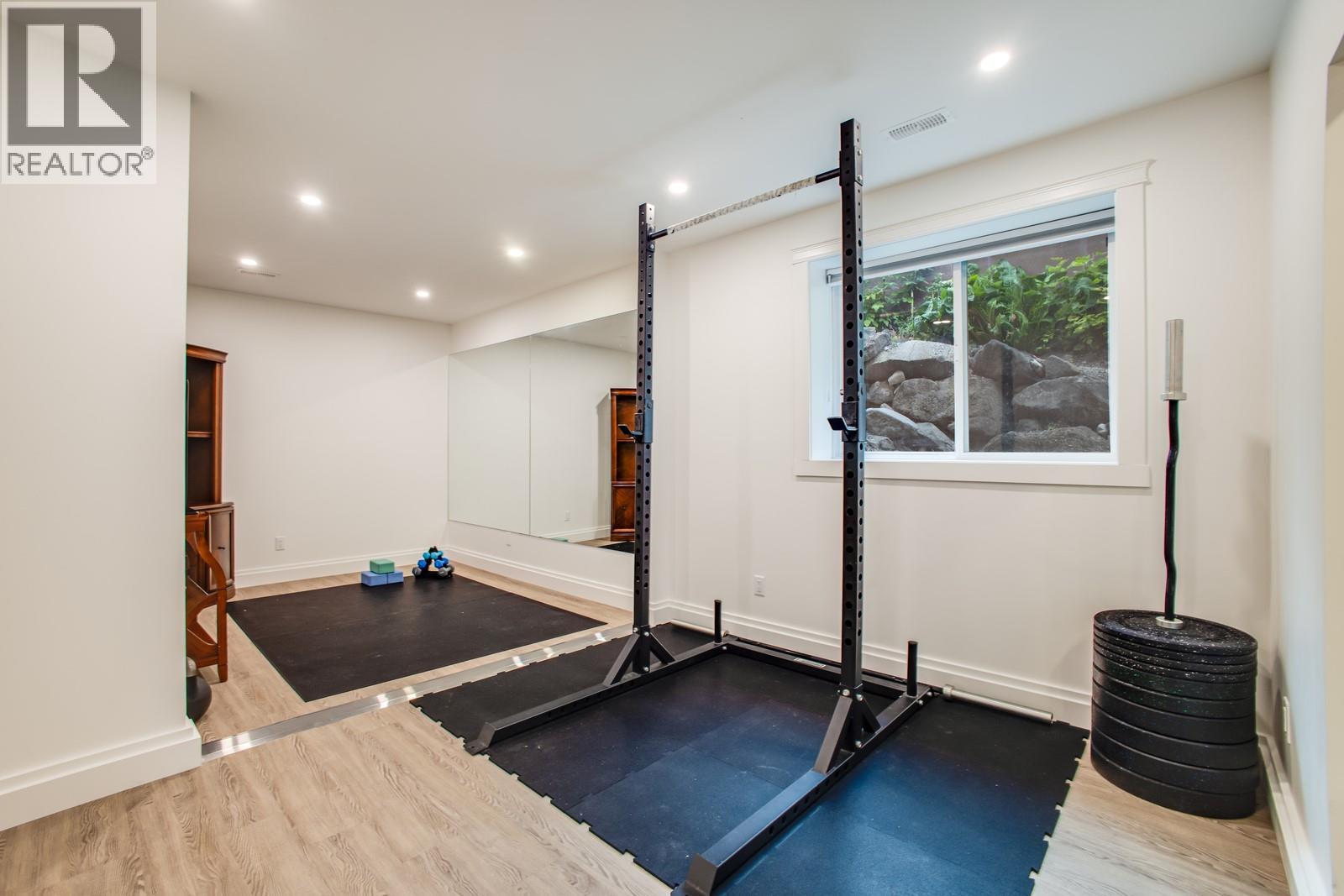  2584 Lucinde Road, West Kelowna