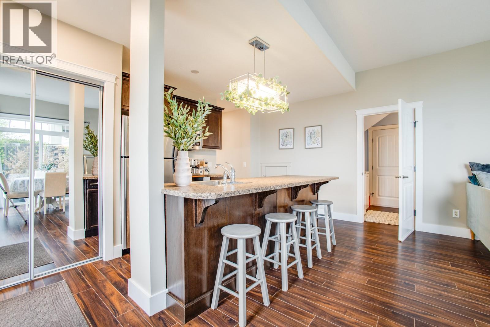  2584 Lucinde Road, West Kelowna