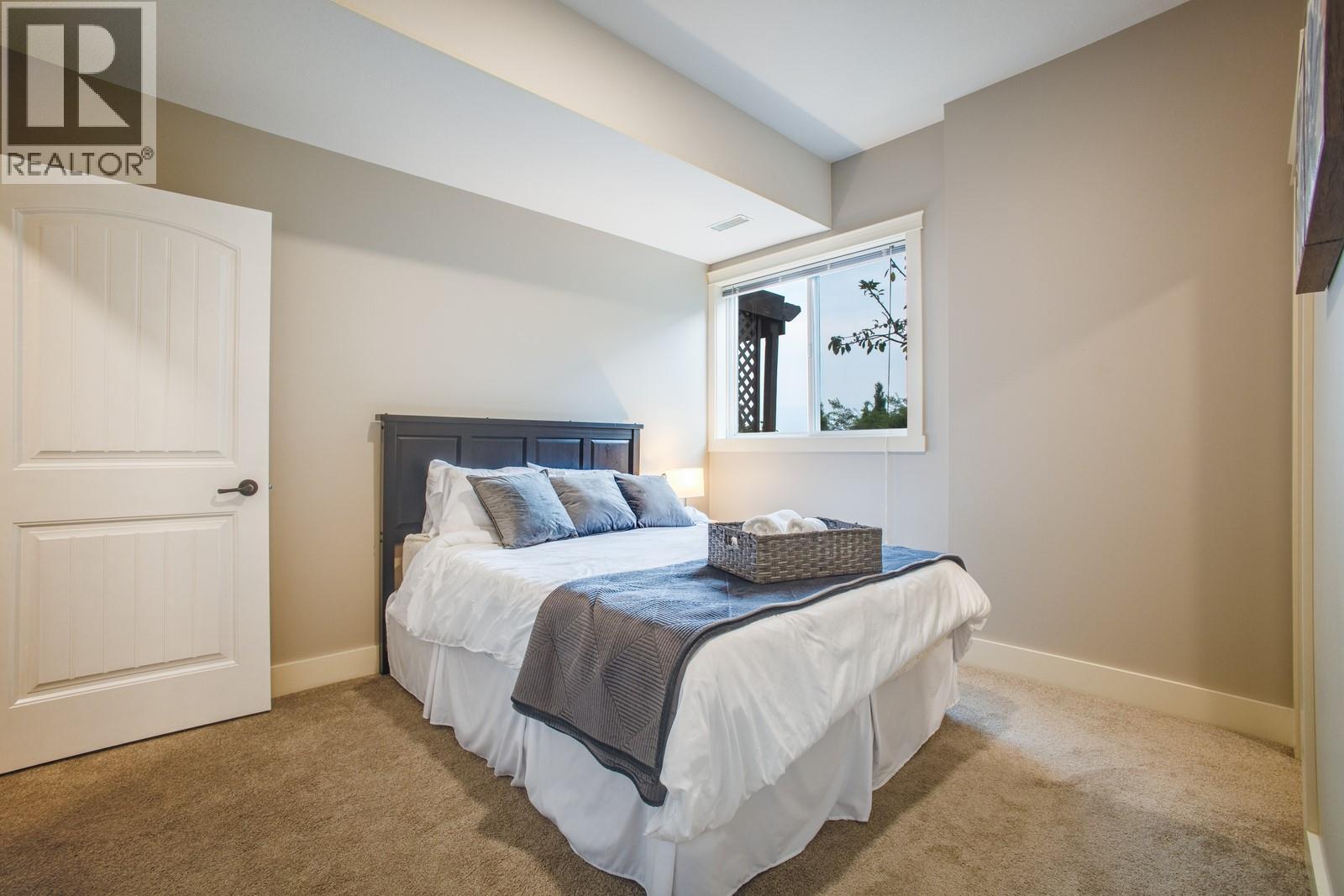  2584 Lucinde Road, West Kelowna