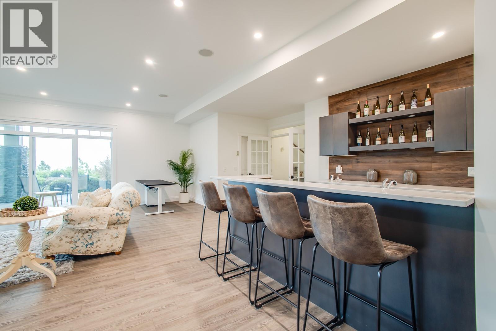  2584 Lucinde Road, West Kelowna