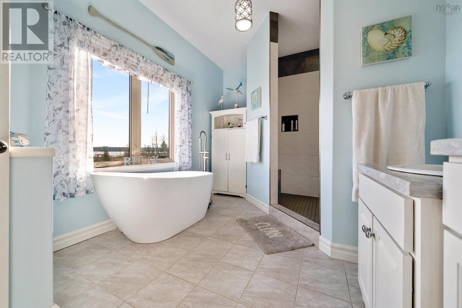 Property 31 of 49 of 2162 Highway 376