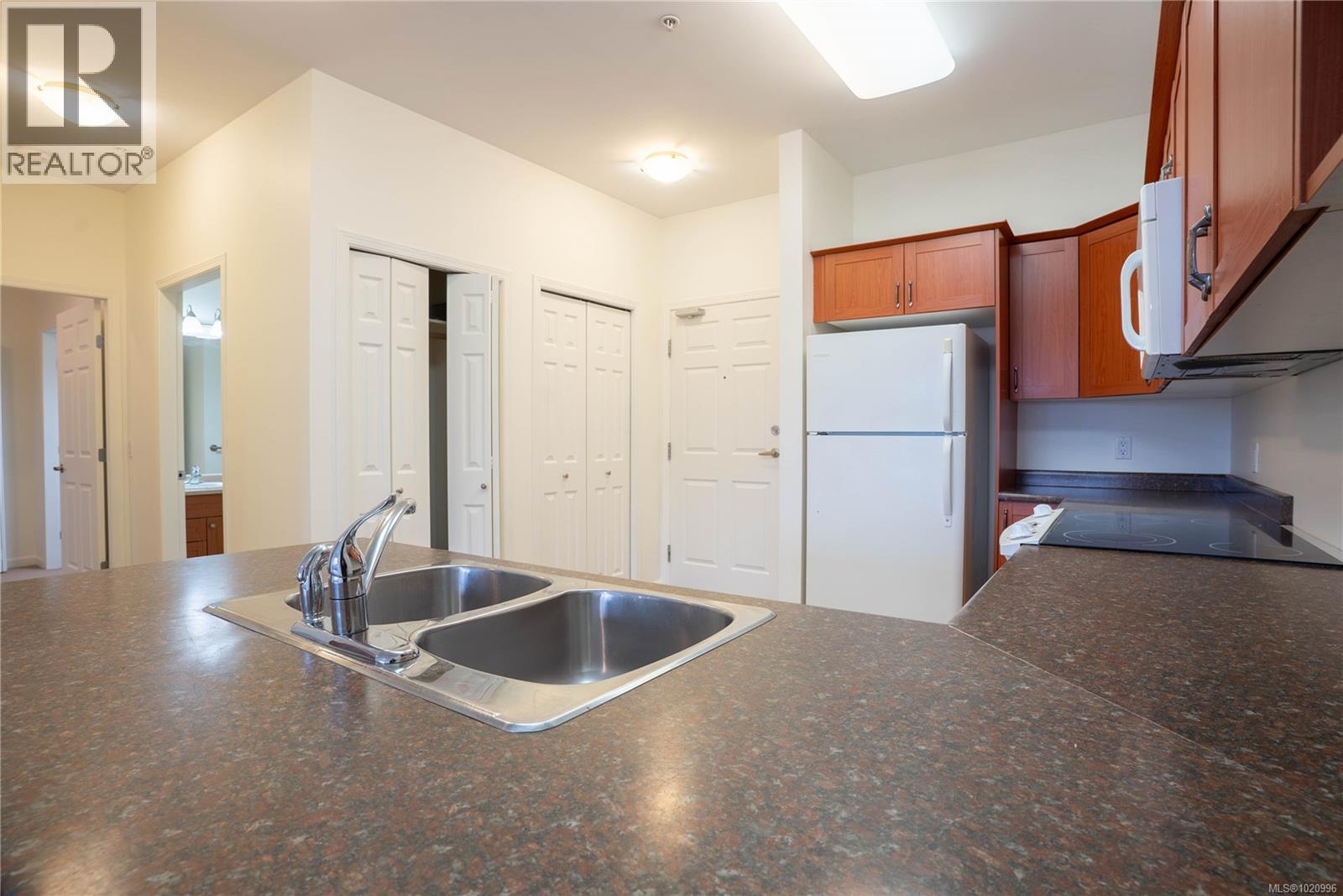 402 364 Goldstream Avenue, Colwood