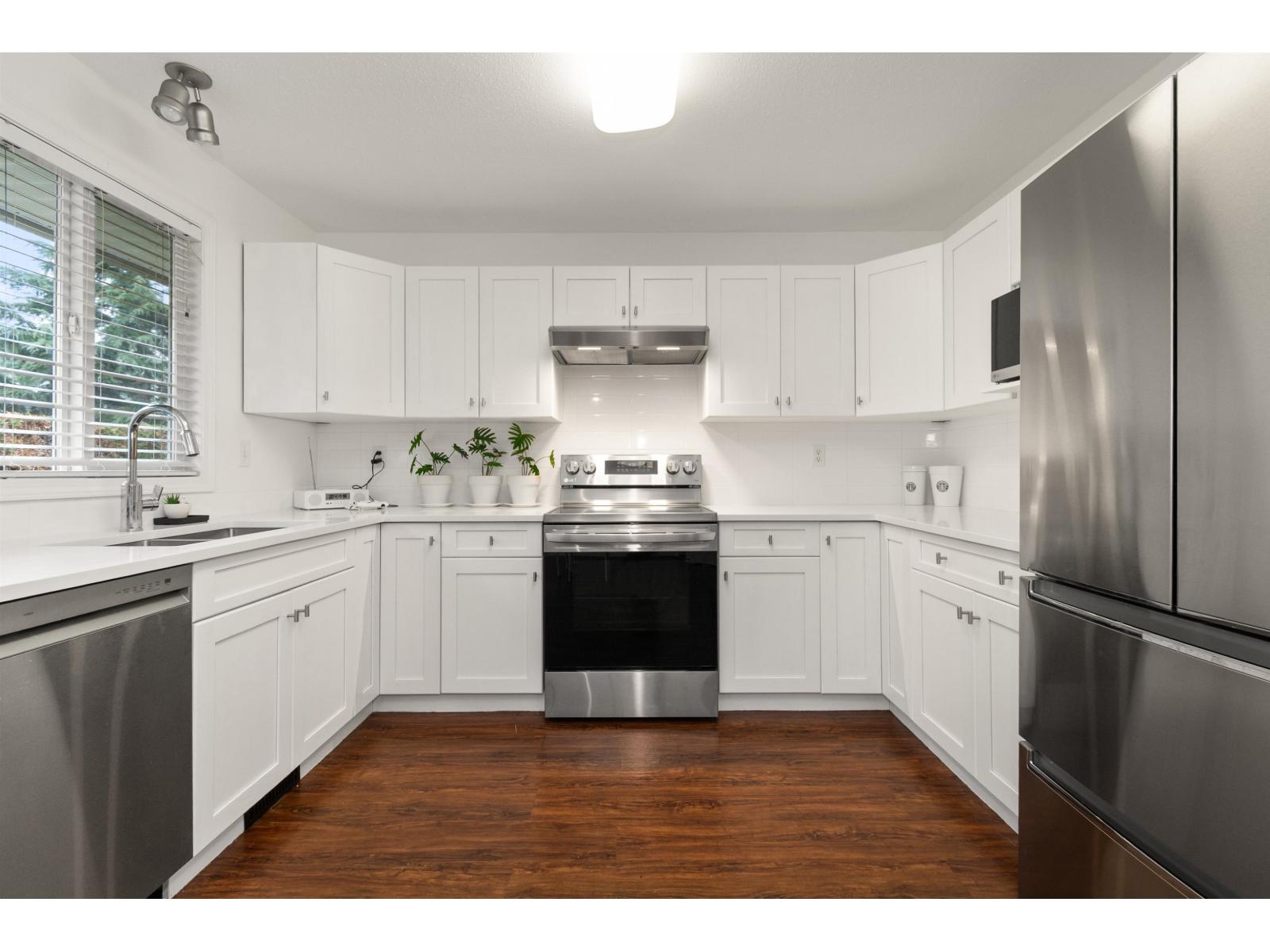 32 349 WALNUT AVENUE, Harrison Hot Springs, Harrison Hot Springs