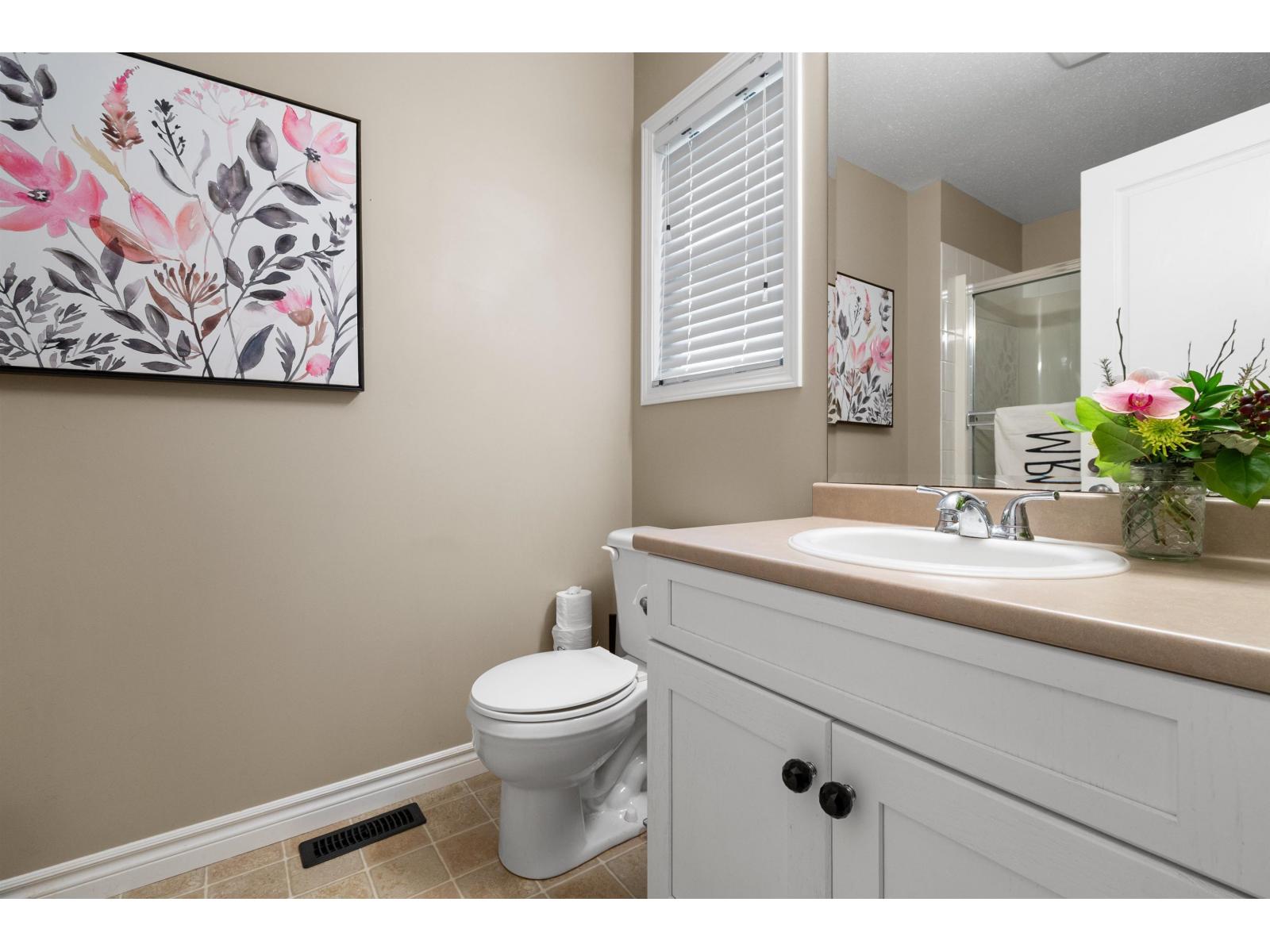 32 349 WALNUT AVENUE, Harrison Hot Springs, Harrison Hot Springs