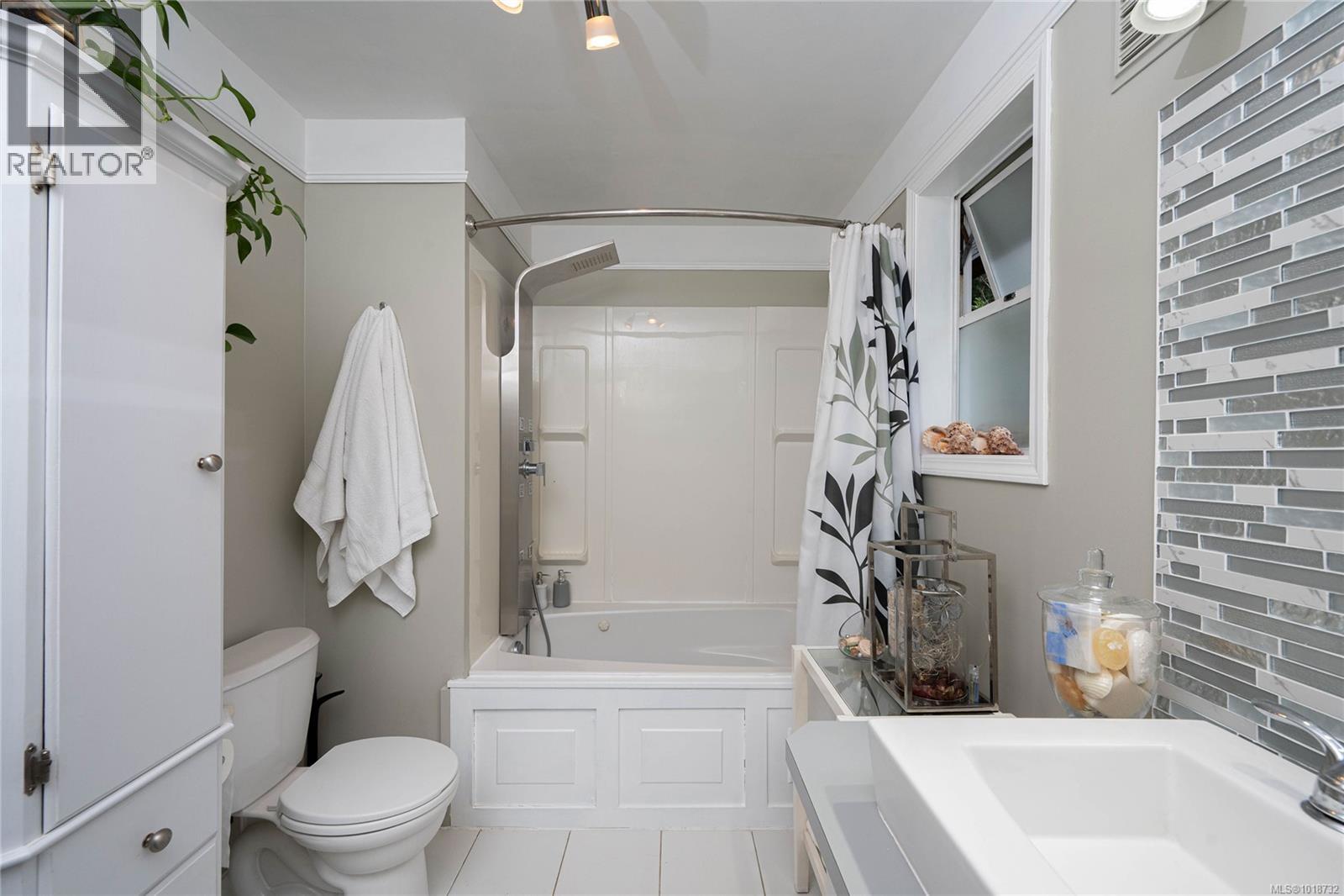 10654 Youbou Rd - 14