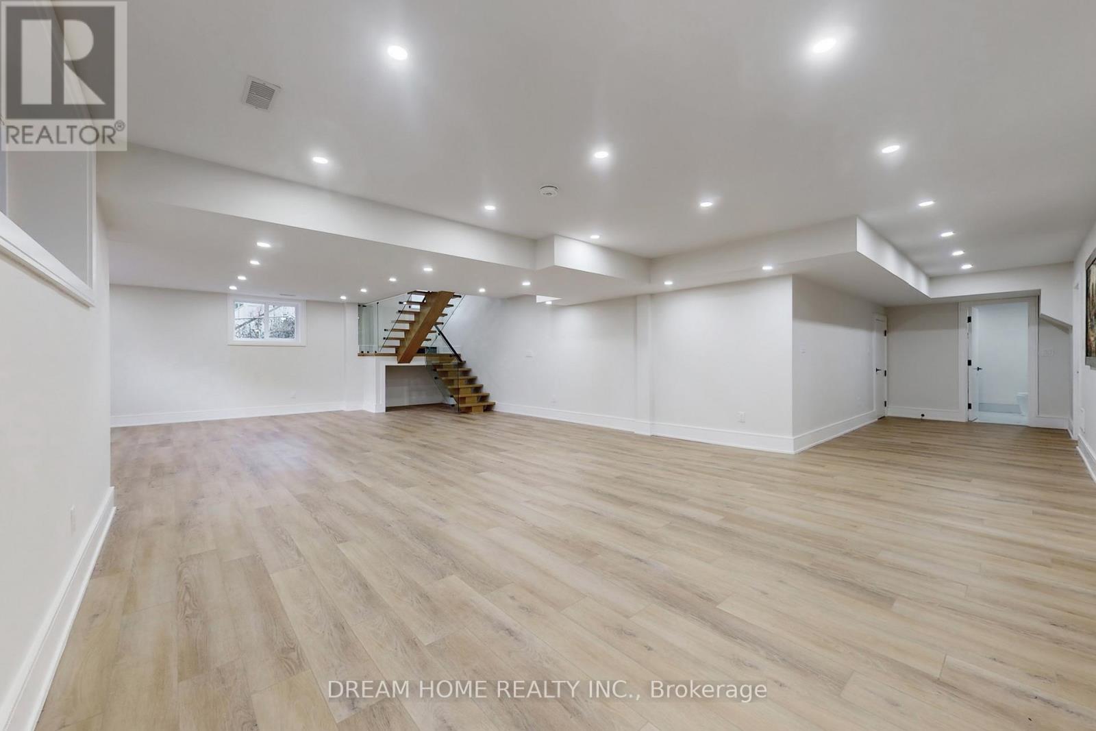 6 Bed 6 Bath Single Family in Whitby (Blue Grass Meadows)