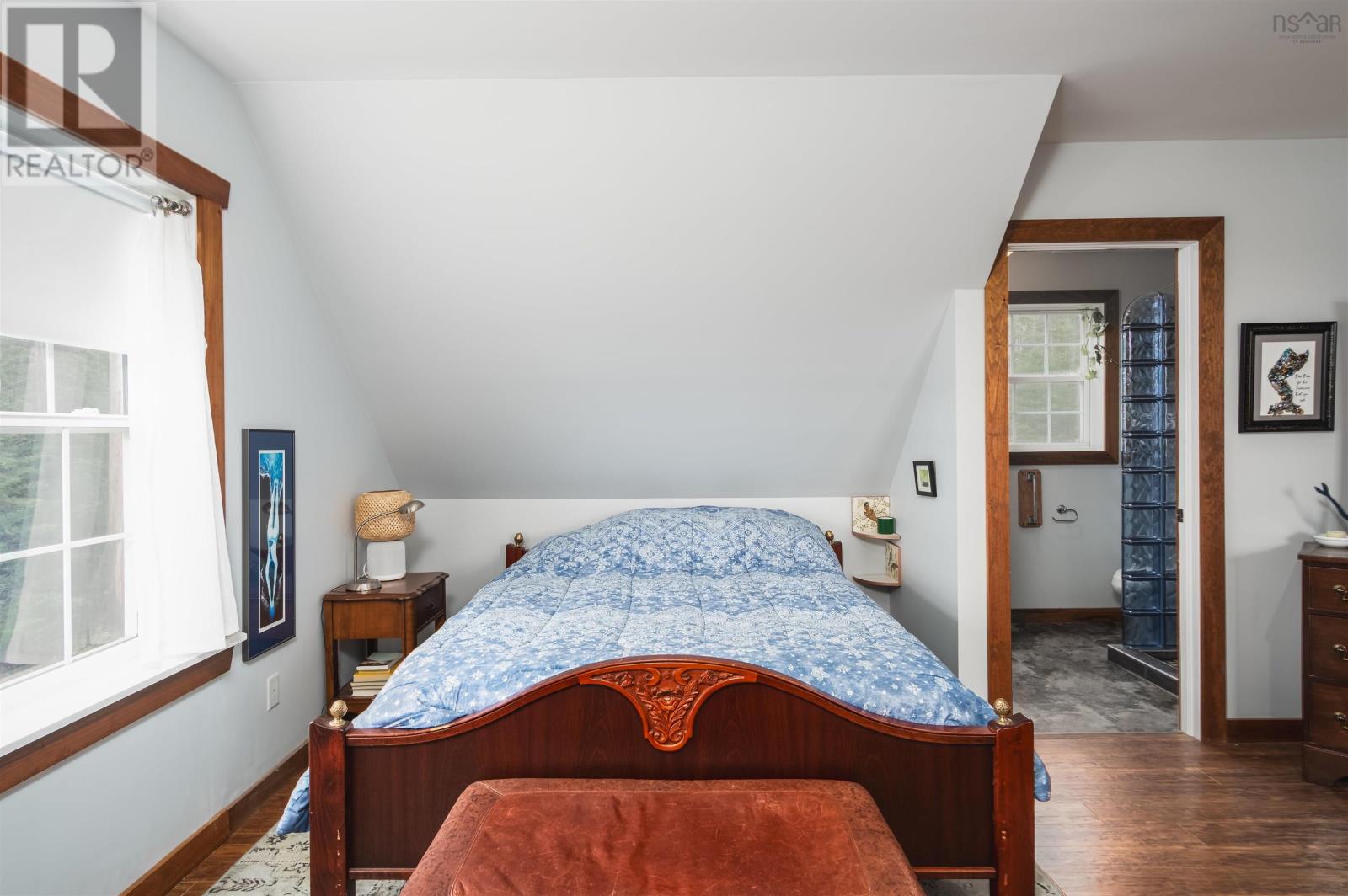 Property 21 of 36 of 10198 Grenville Street