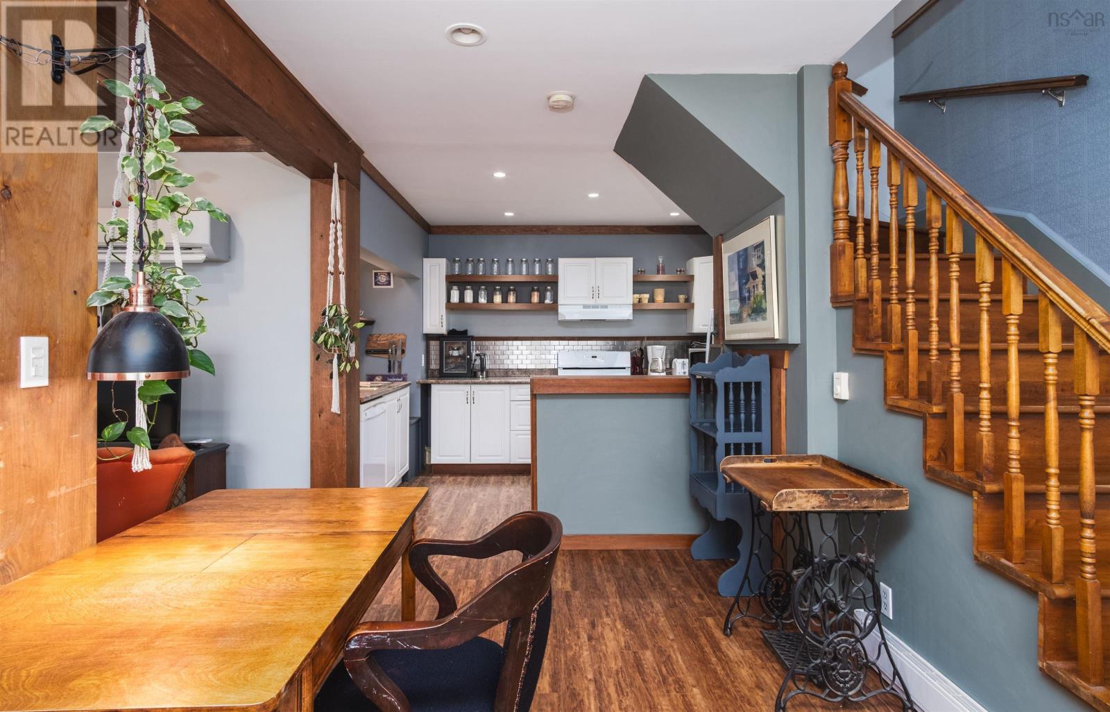 Property 20 of 36 of 10198 Grenville Street