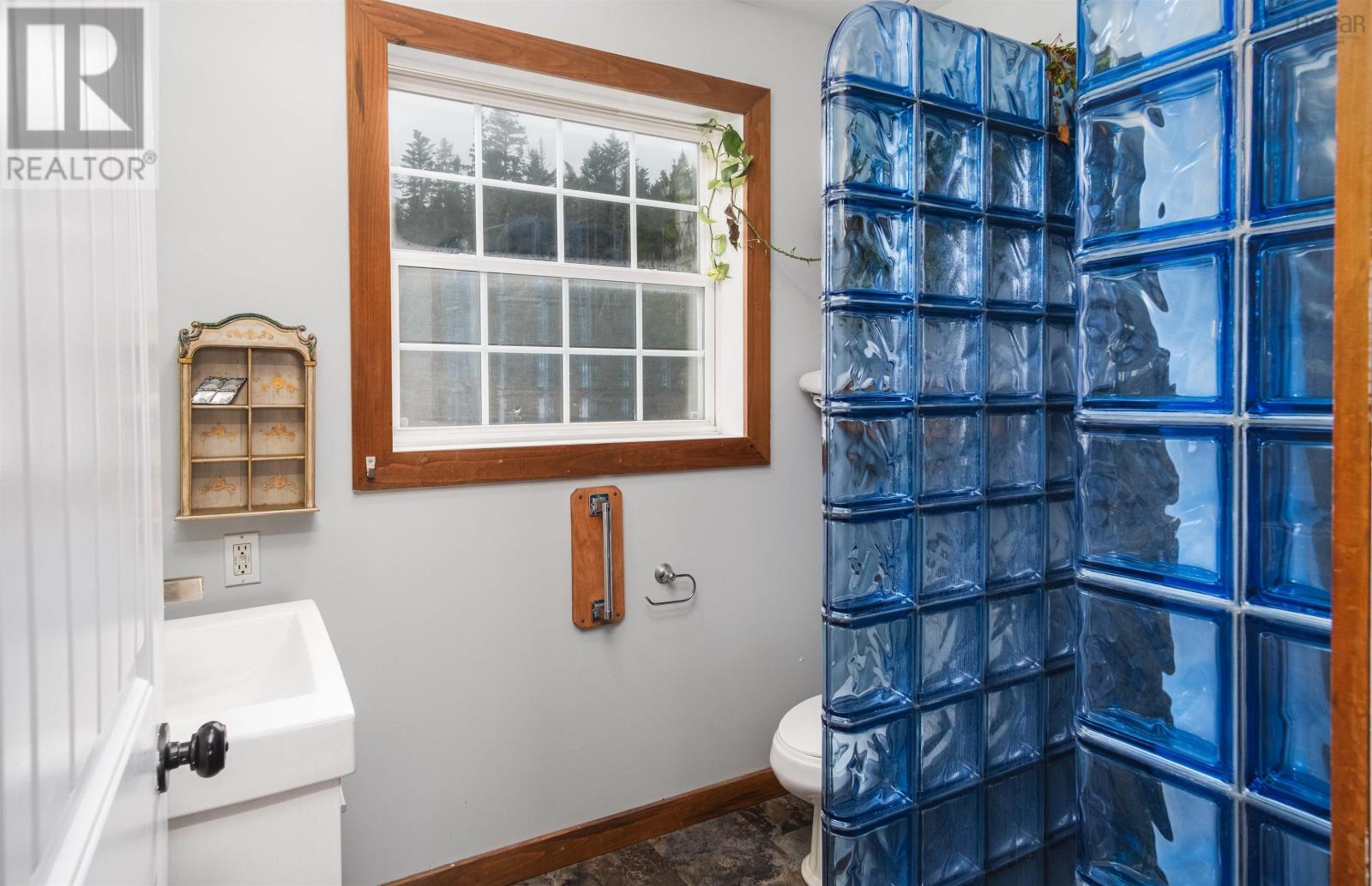 Property 26 of 36 of 10198 Grenville Street