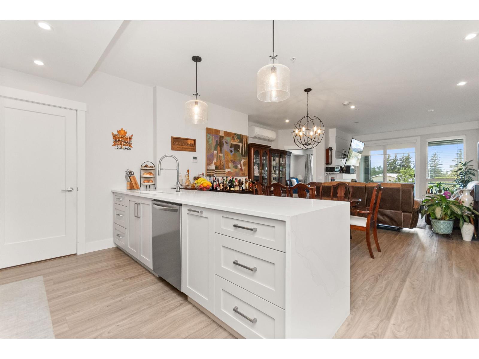 208 45745 WATSON ROAD, Sardis South, Chilliwack