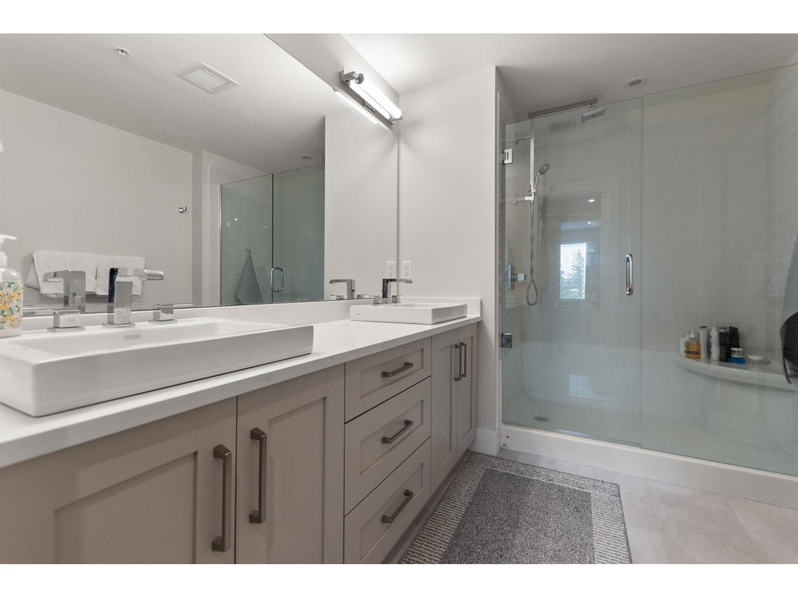 208 45745 WATSON ROAD, Sardis South, Chilliwack