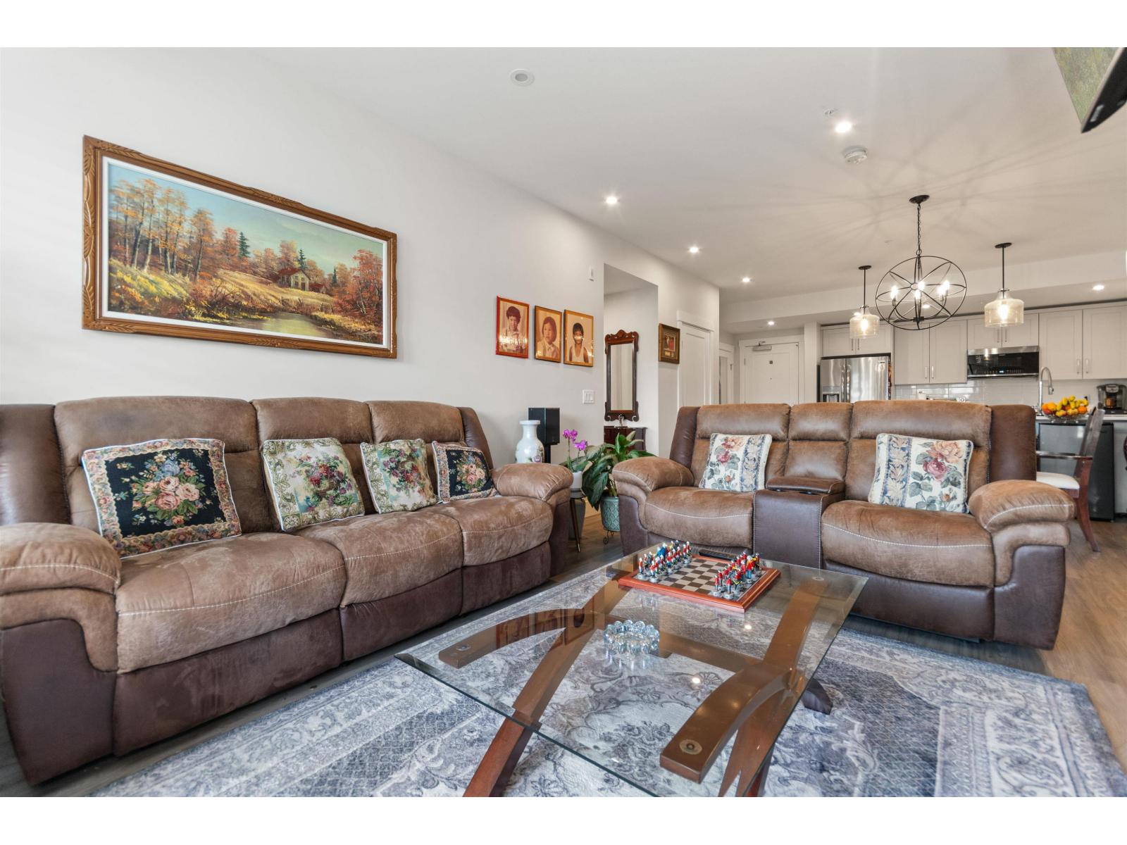 208 45745 WATSON ROAD, Sardis South, Chilliwack