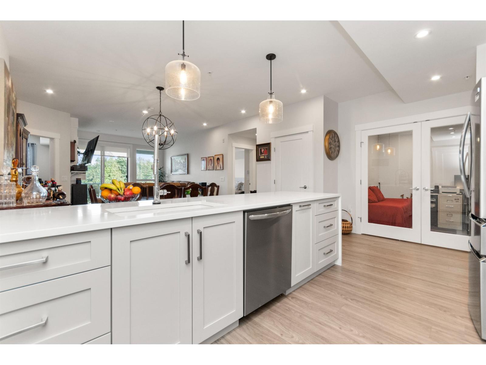 208 45745 WATSON ROAD, Sardis South, Chilliwack